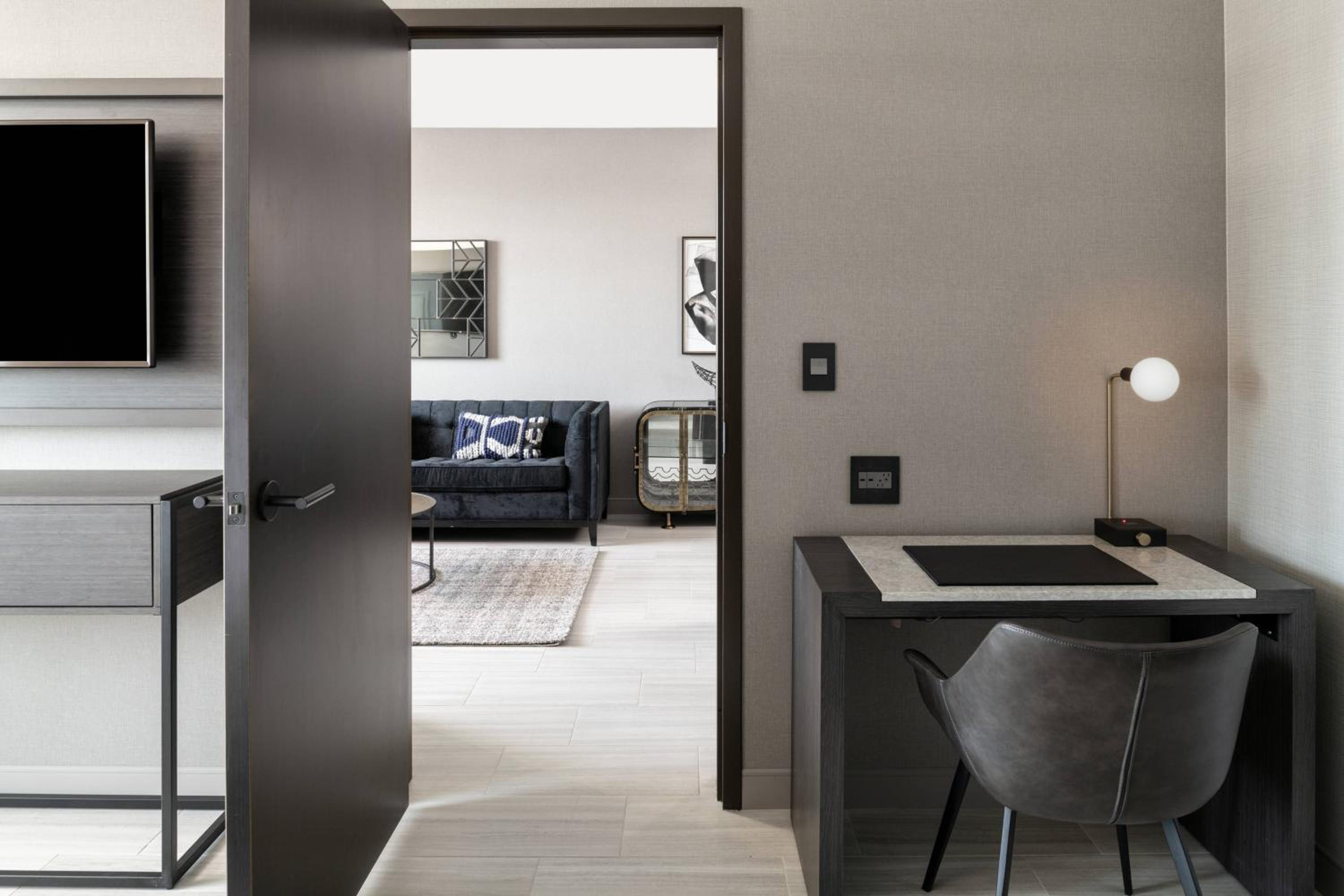 One-Bedroom King Suite - Photo 5