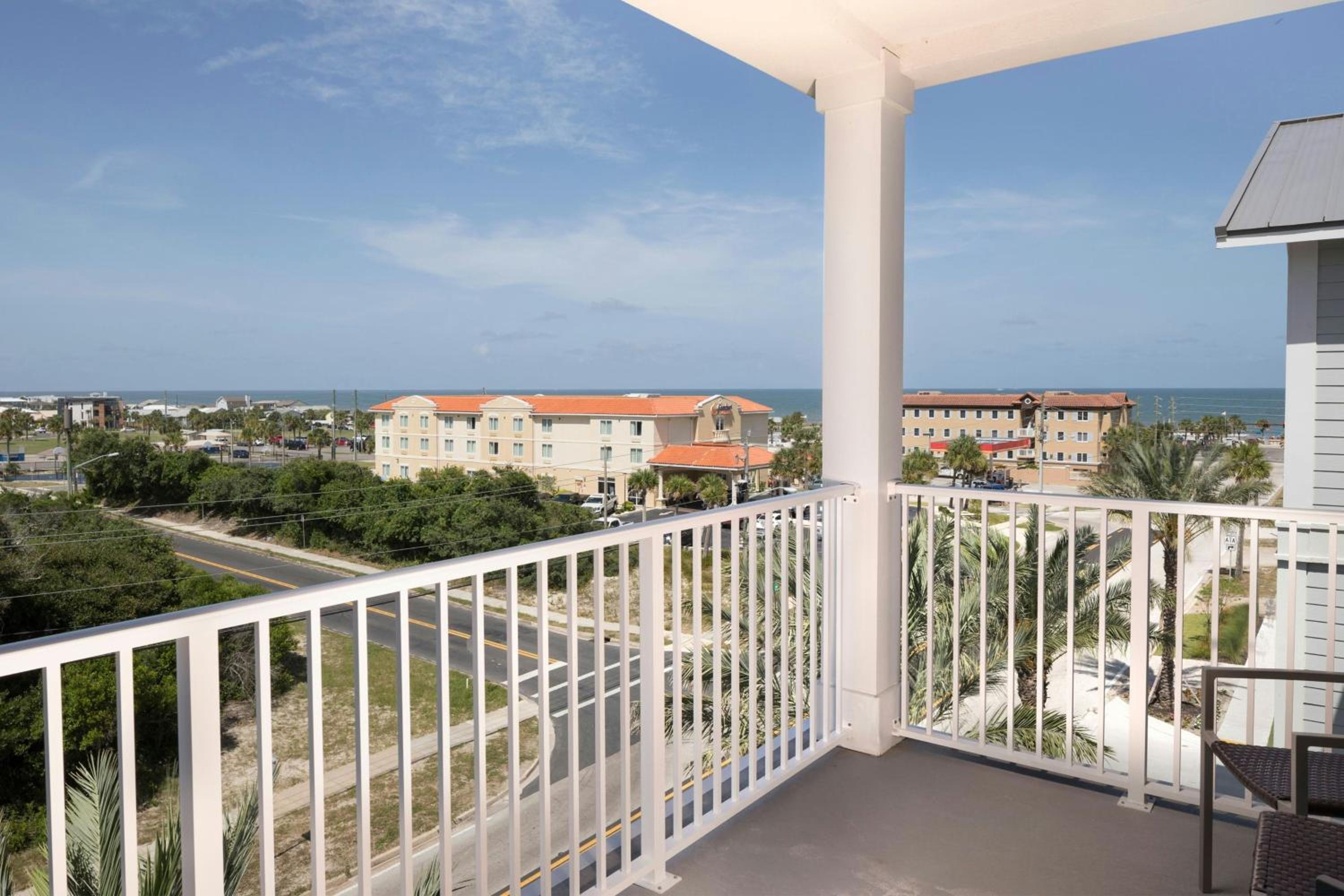 King Room with Ocean View, Balcony and Roll-In Shower - Mobility Access - Photo 4