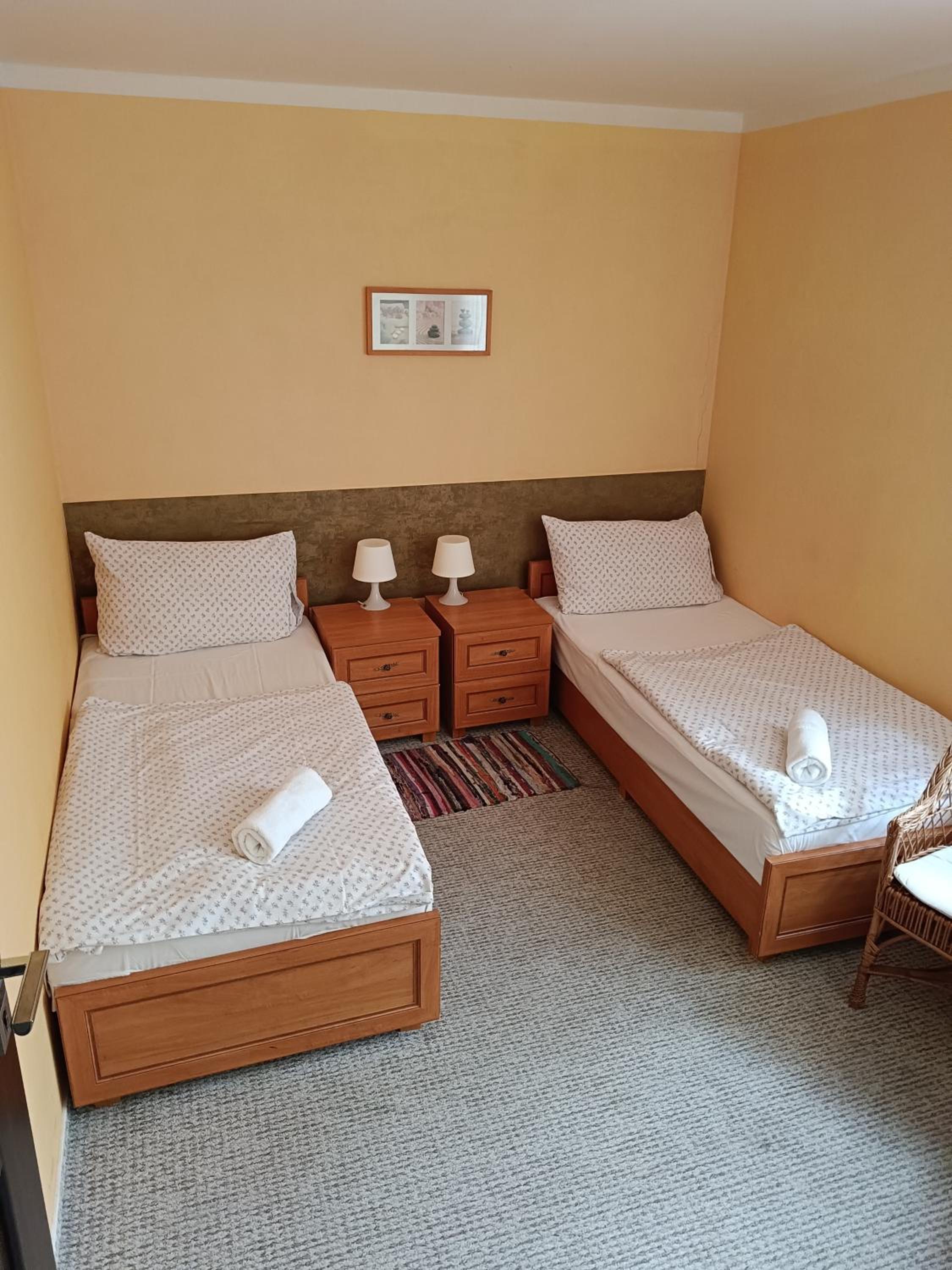 Twin Room - Disability Access photo 3