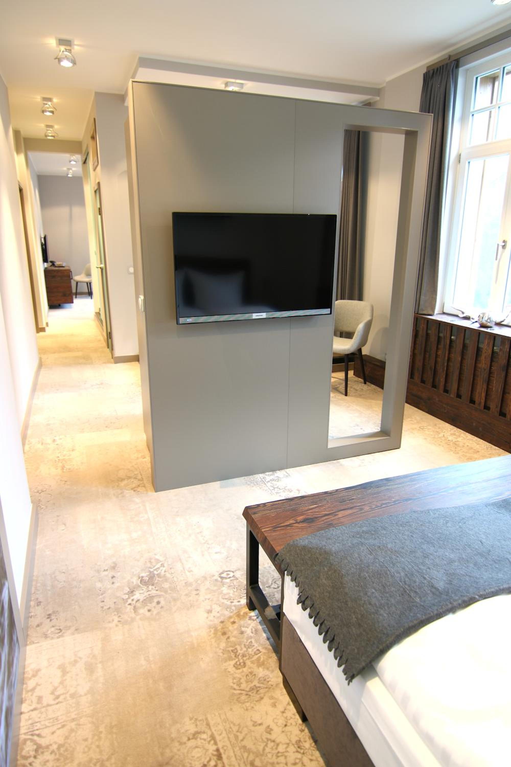 Suite - Photo 5