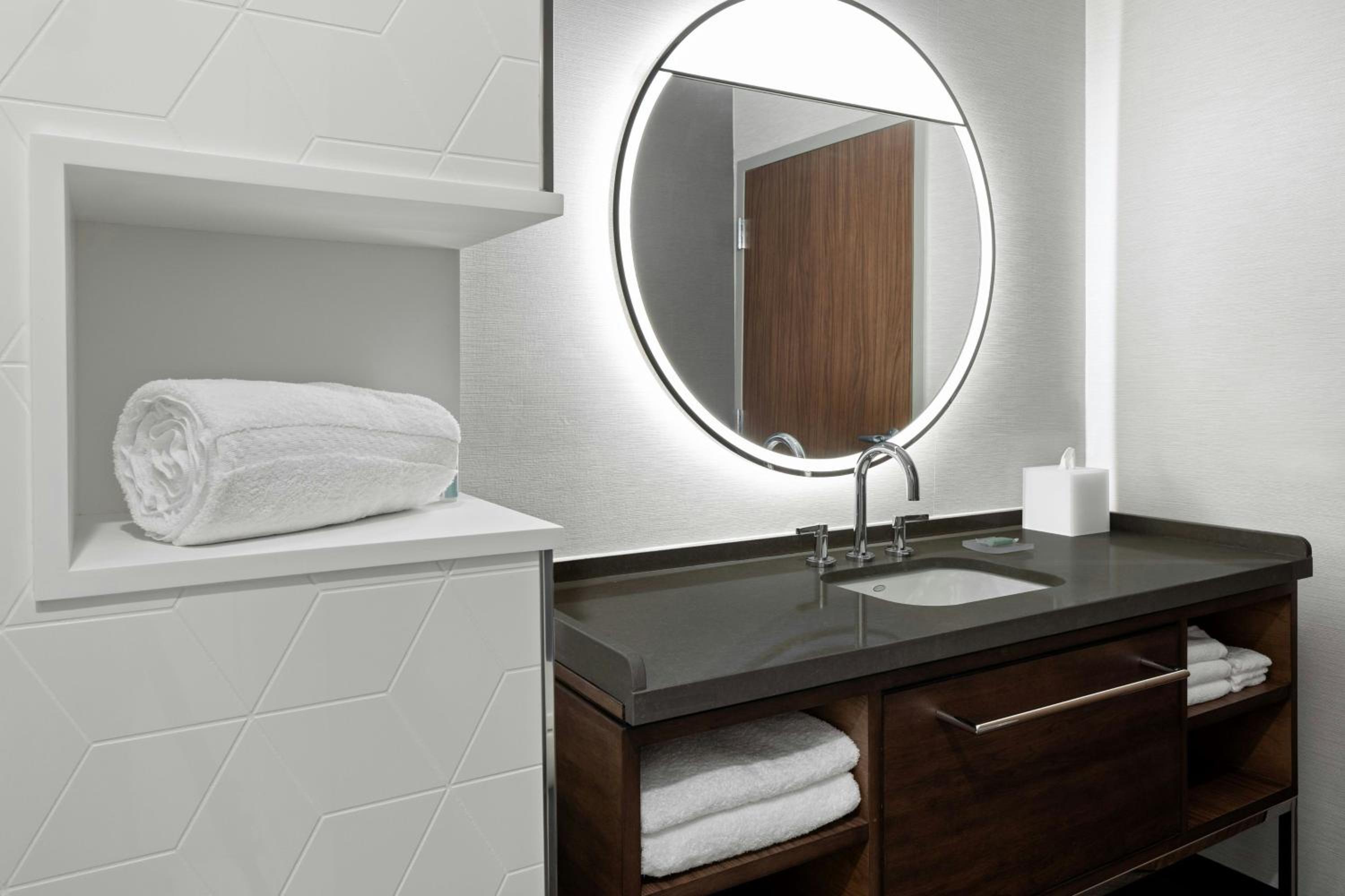 Standard, Guest room, 1 King, Sofa bed (Hearing Accessible) - Photo 7