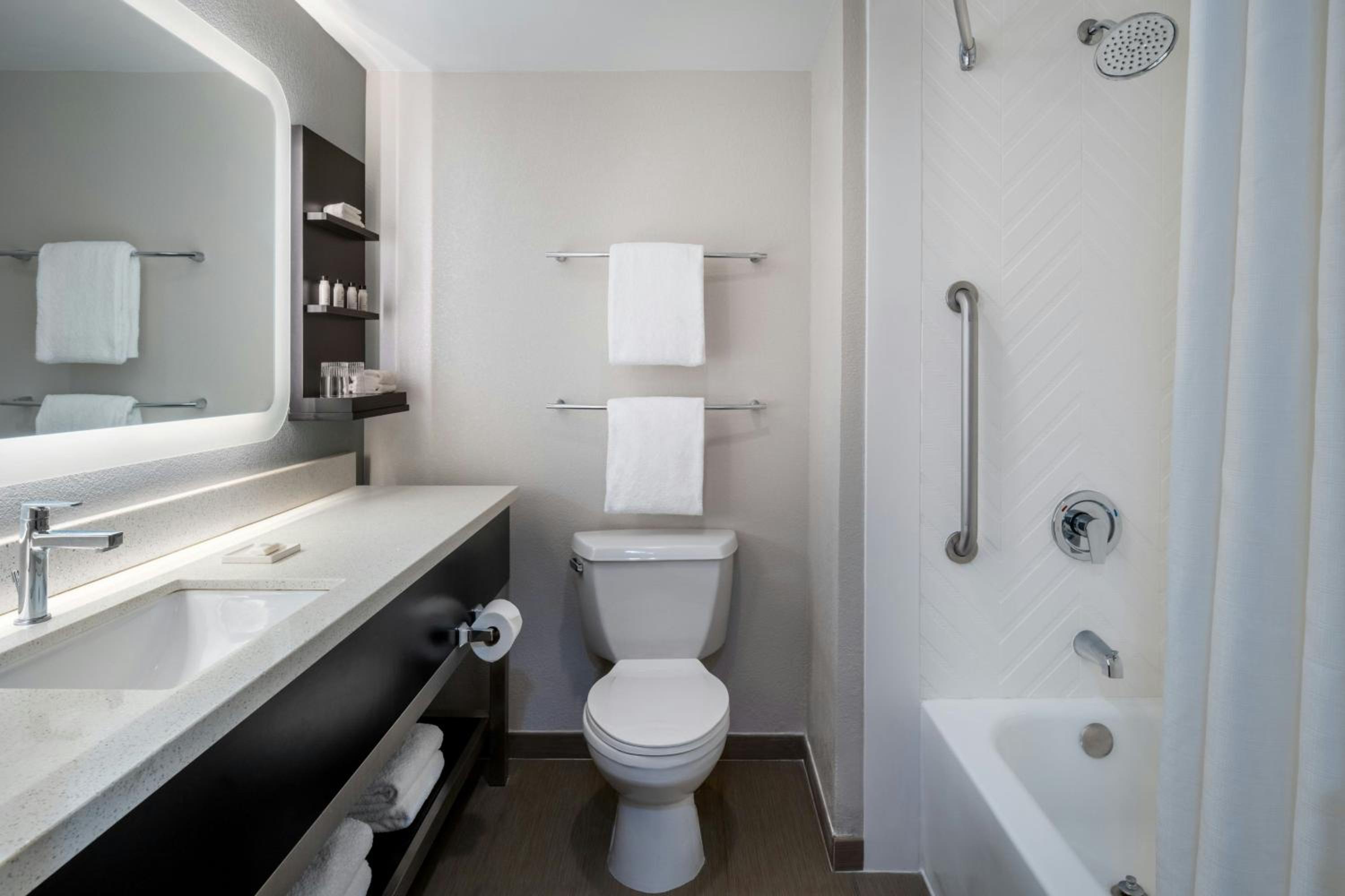 King Room - Hearing Accessible - Photo 4