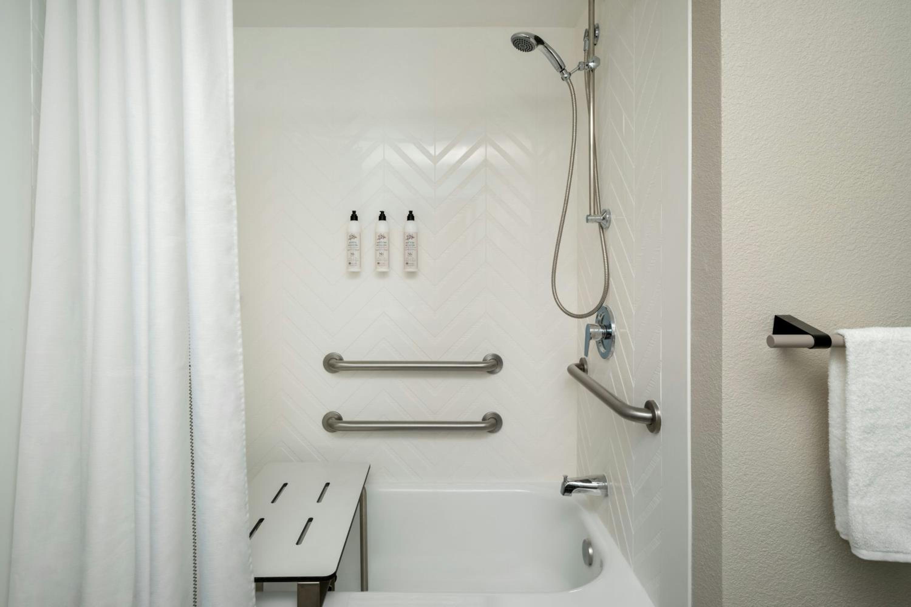 King Room with Roll-in Shower - Mobility and Hearing Accessible - Photo 7