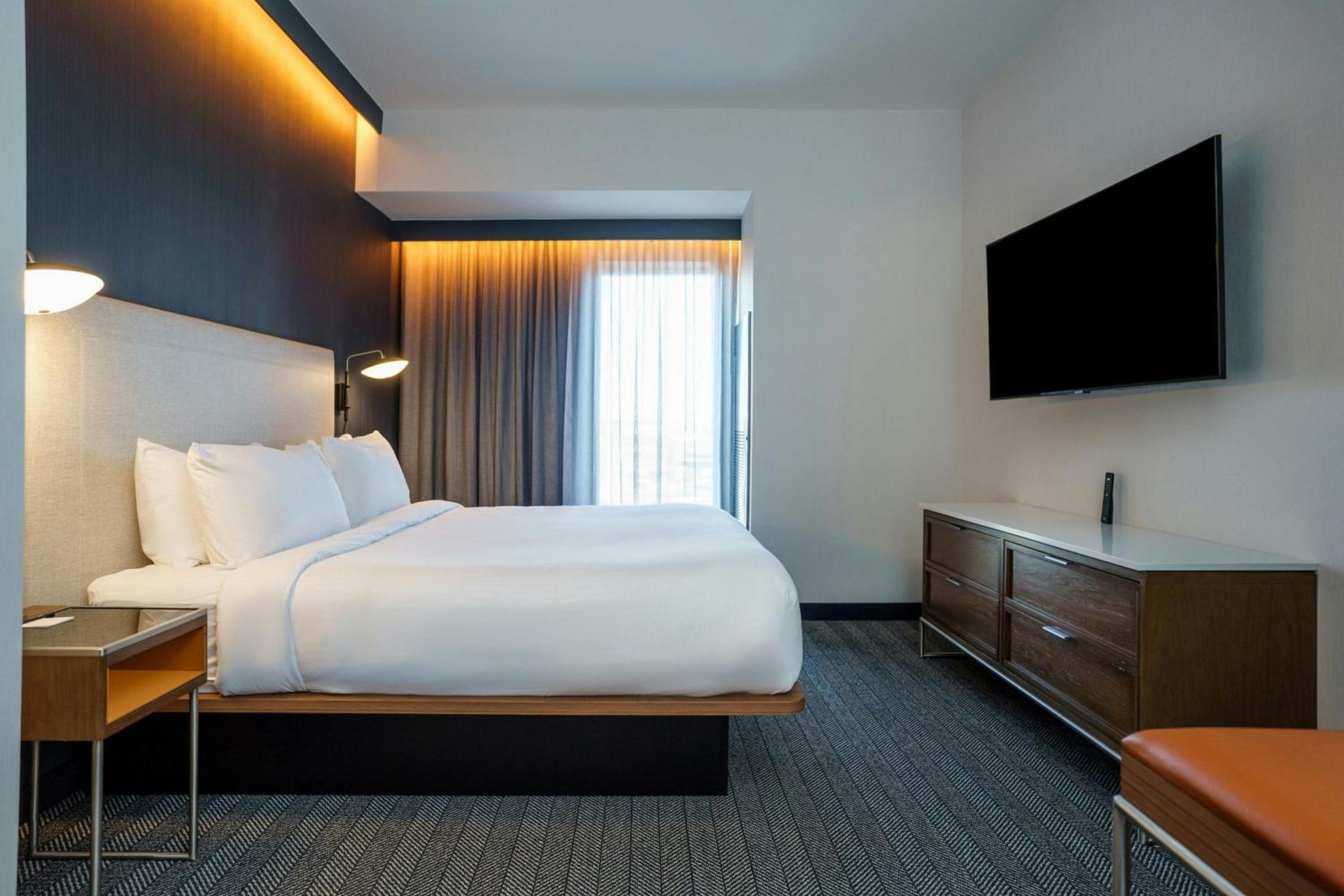 One-Bedroom King Suite with Sofa Bed - Photo 2