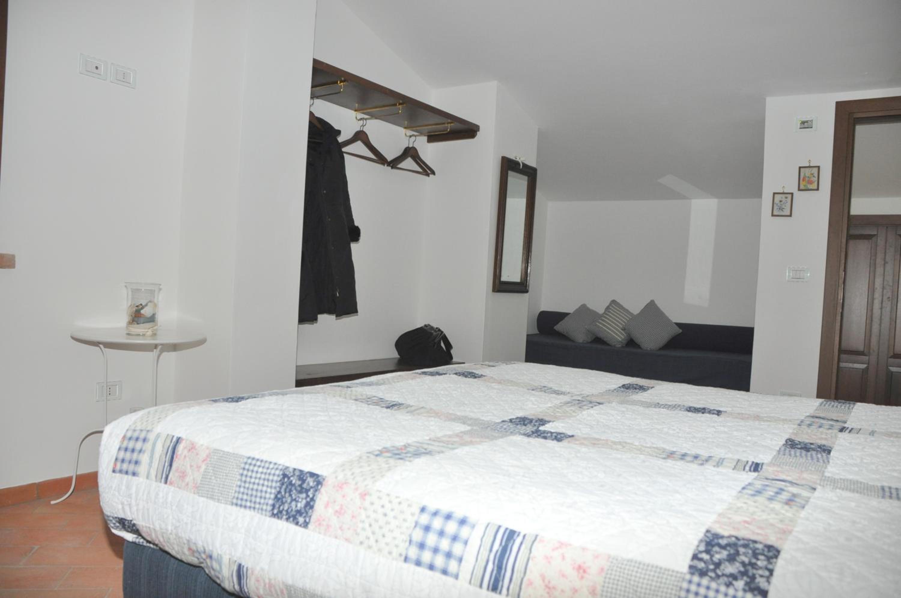 Basic Triple Room photo 3