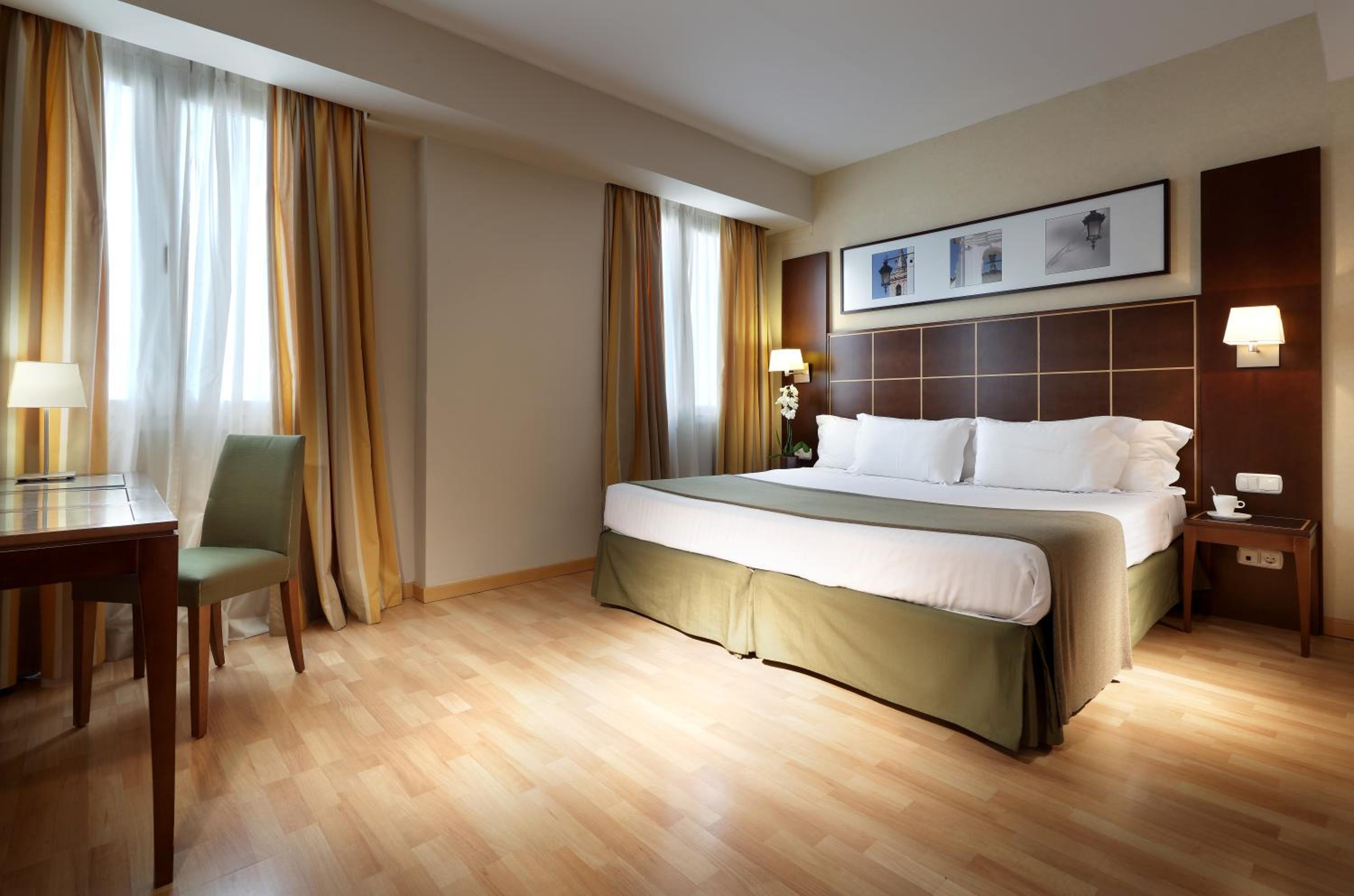  Double Room - Photo 1