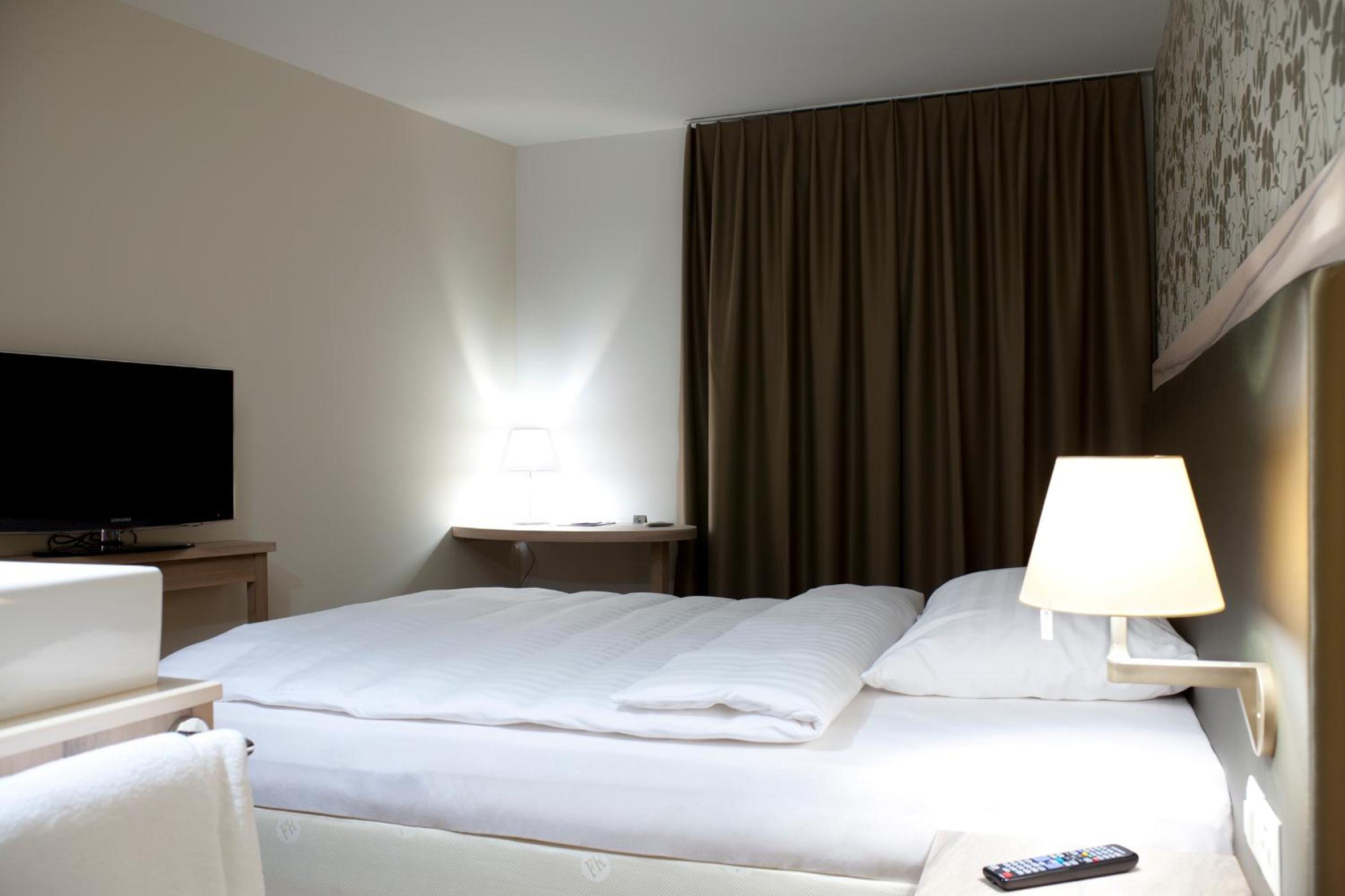 Queen Room - Photo 7