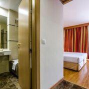 Double or Twin Room - Photo 4