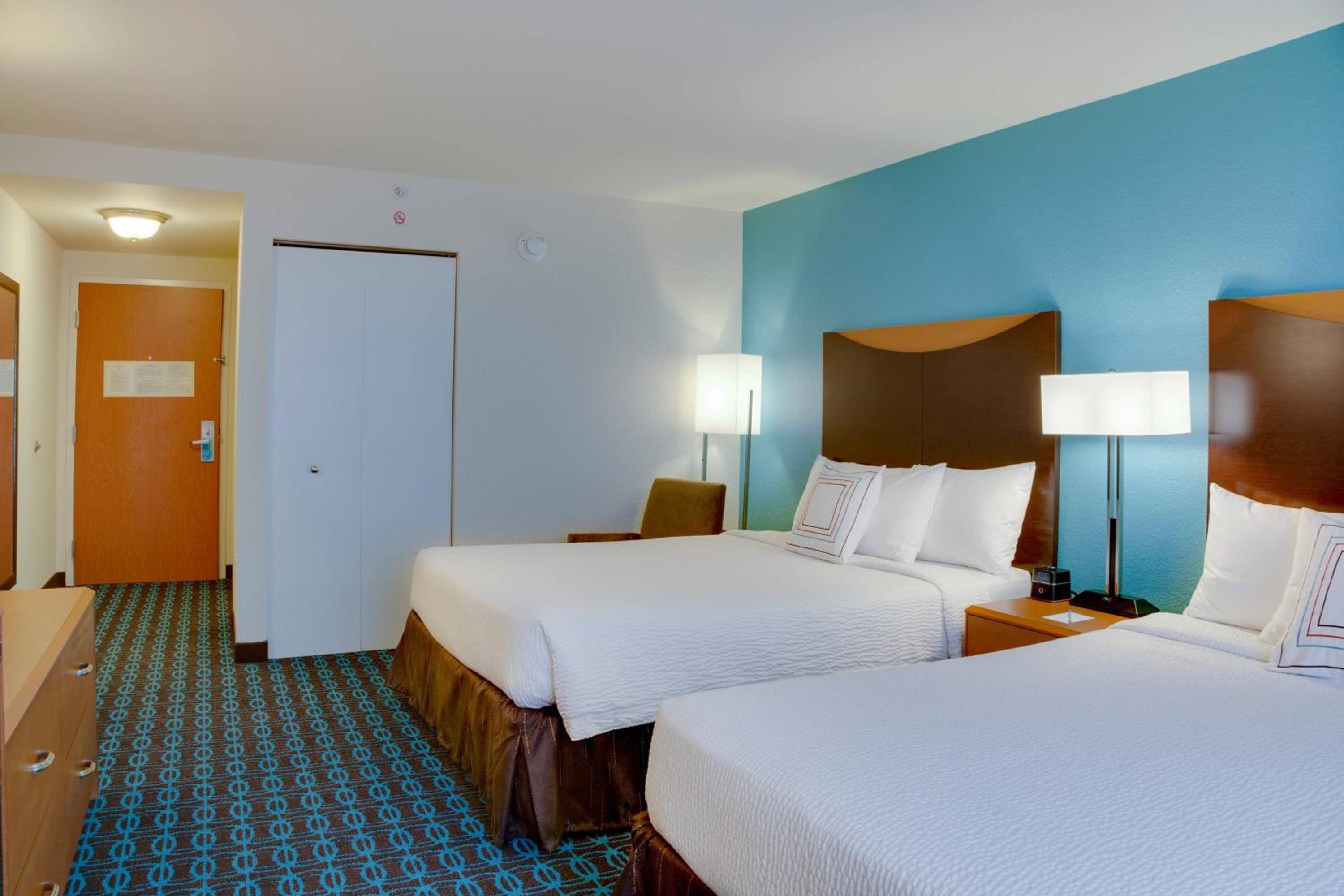 Queen Room with Two Queen Beds, Transfer Shower and Sofa Bed - Mobility Access/Hearing Accessible - Photo 2