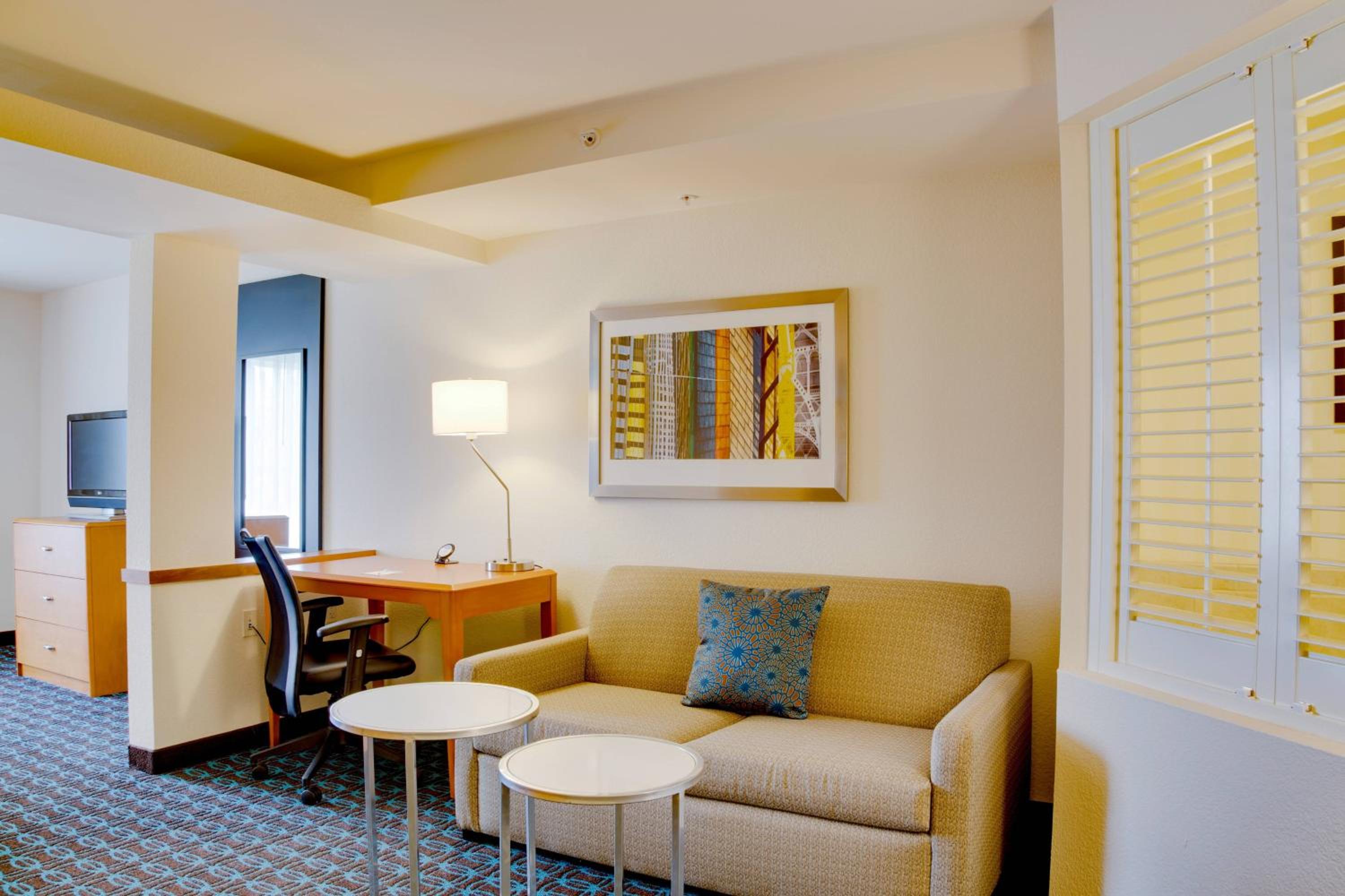 King Suite with Living Room, Sofa Bed and Whirlpool Bathtub - Photo 1