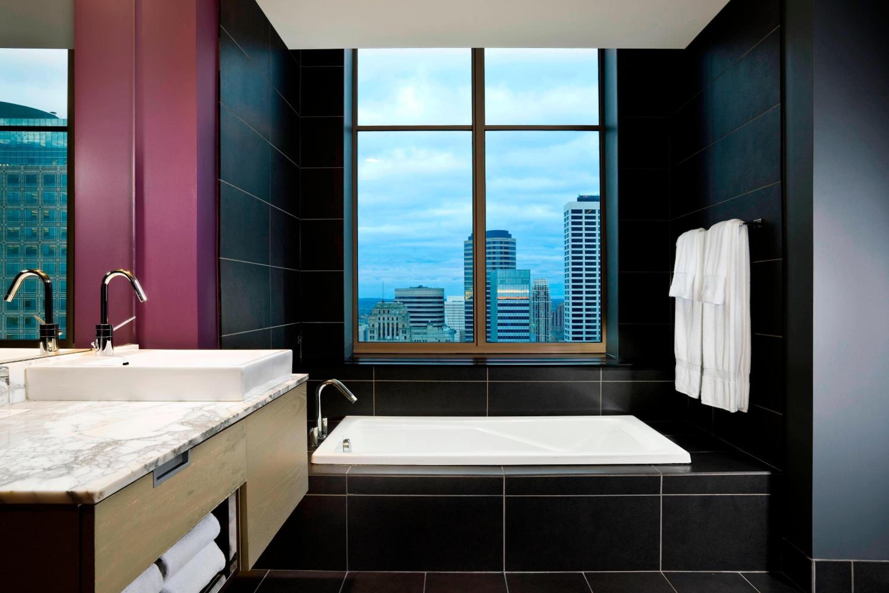 Fantastic Corner King Suite - Mobility/Hearing Accessible with Roll-In Shower - Photo 5