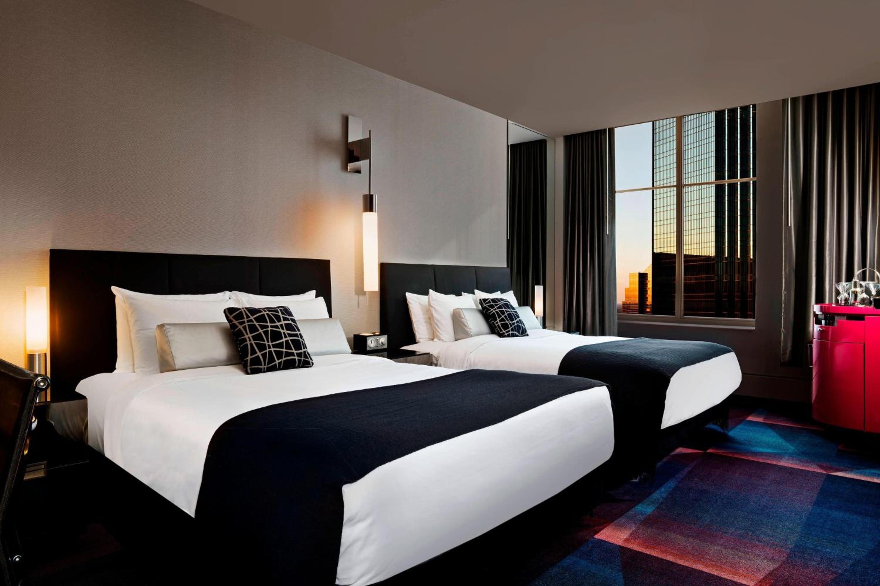 Wonderful Queen Room - Mobility Accessible with Roll-In Shower