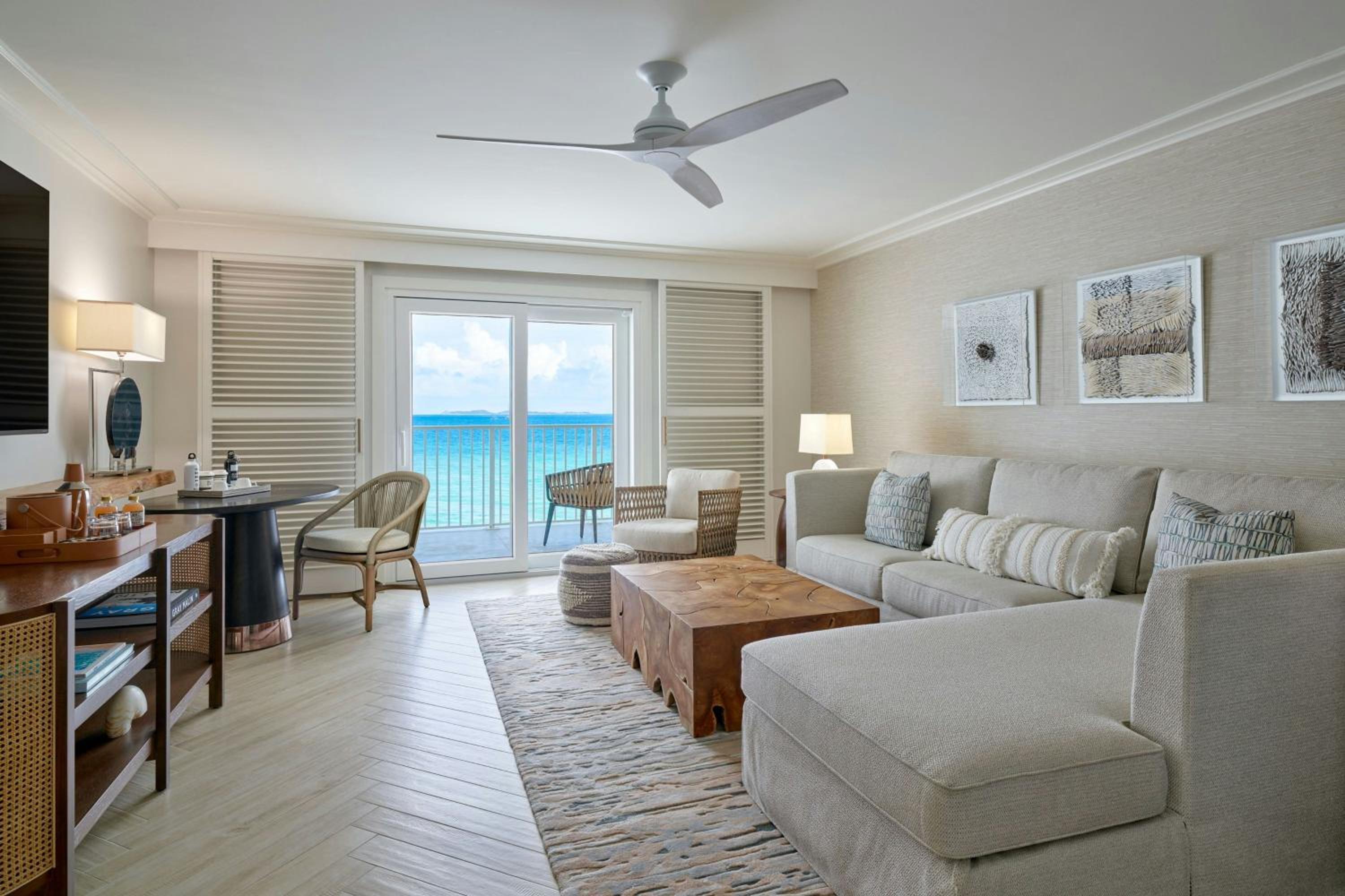 1 Bedroom Suite, 1 King, Sofa bed, Ocean view, Balcony (Mobility Accessible w/ Roll-in Shower) thumbnail 5