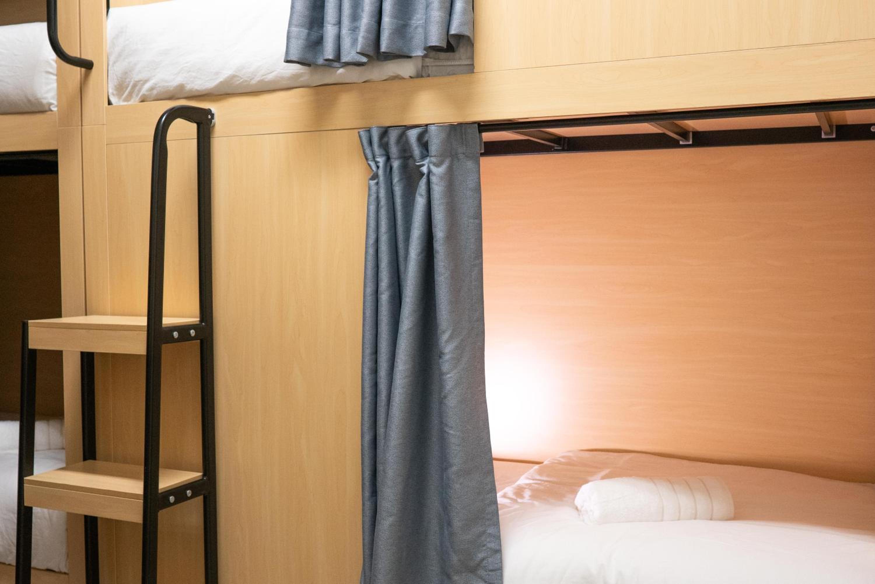 Single Bed in Female 8-Beds Dormitory Room photo 1