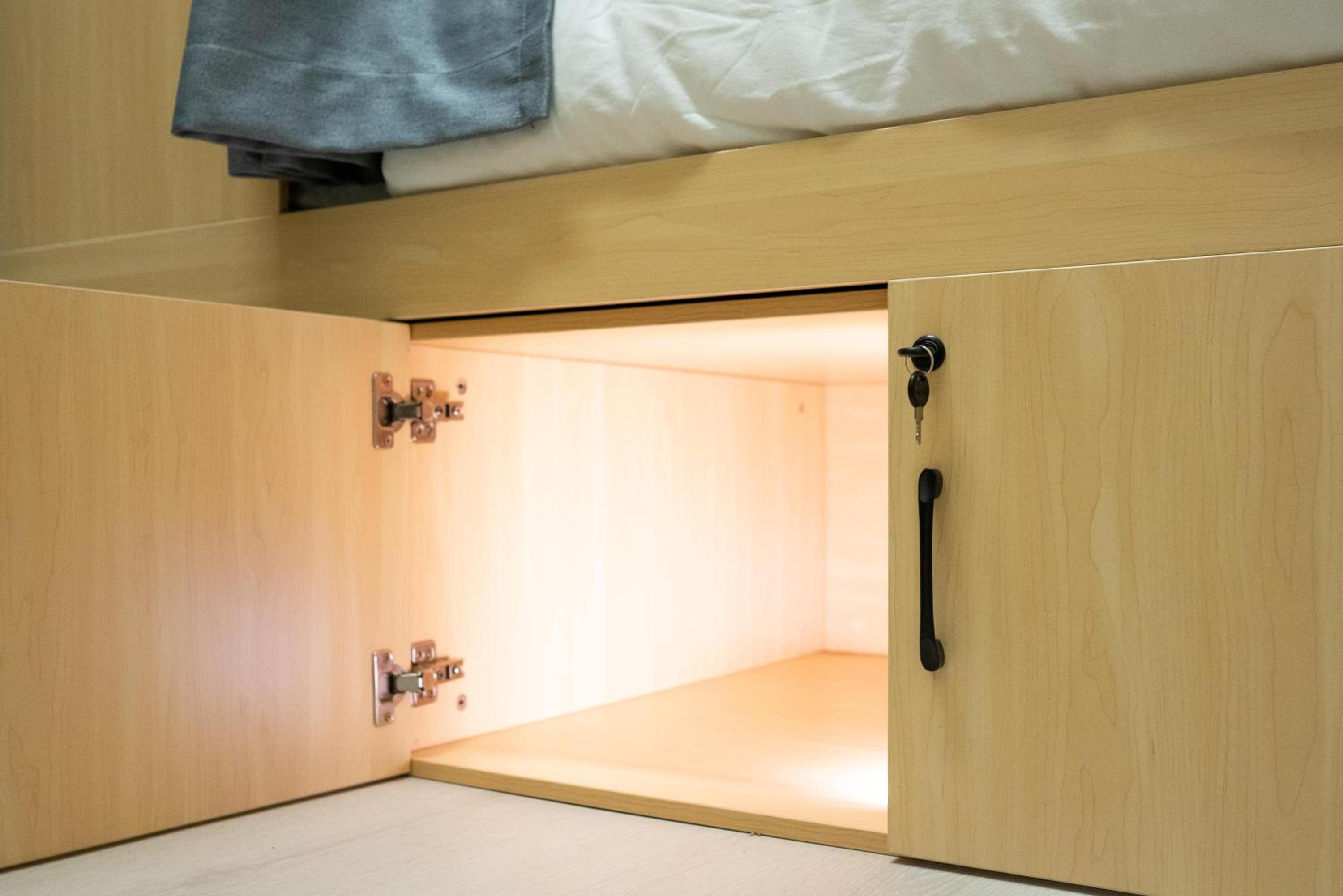Single Bed in Female 8-Beds Dormitory Room photo 2