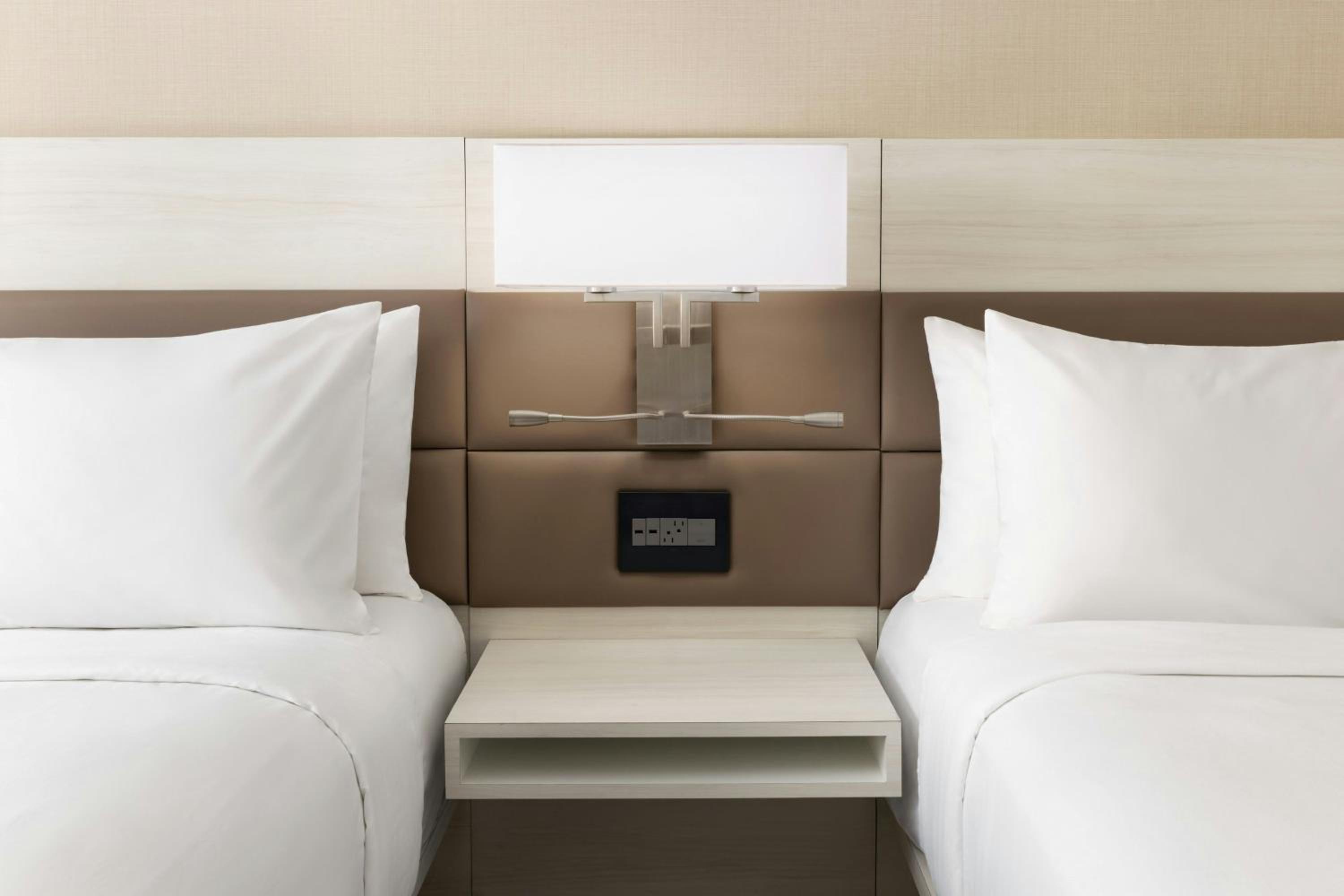 Studio with Two Queen Beds and Sofa Bed - Photo 3