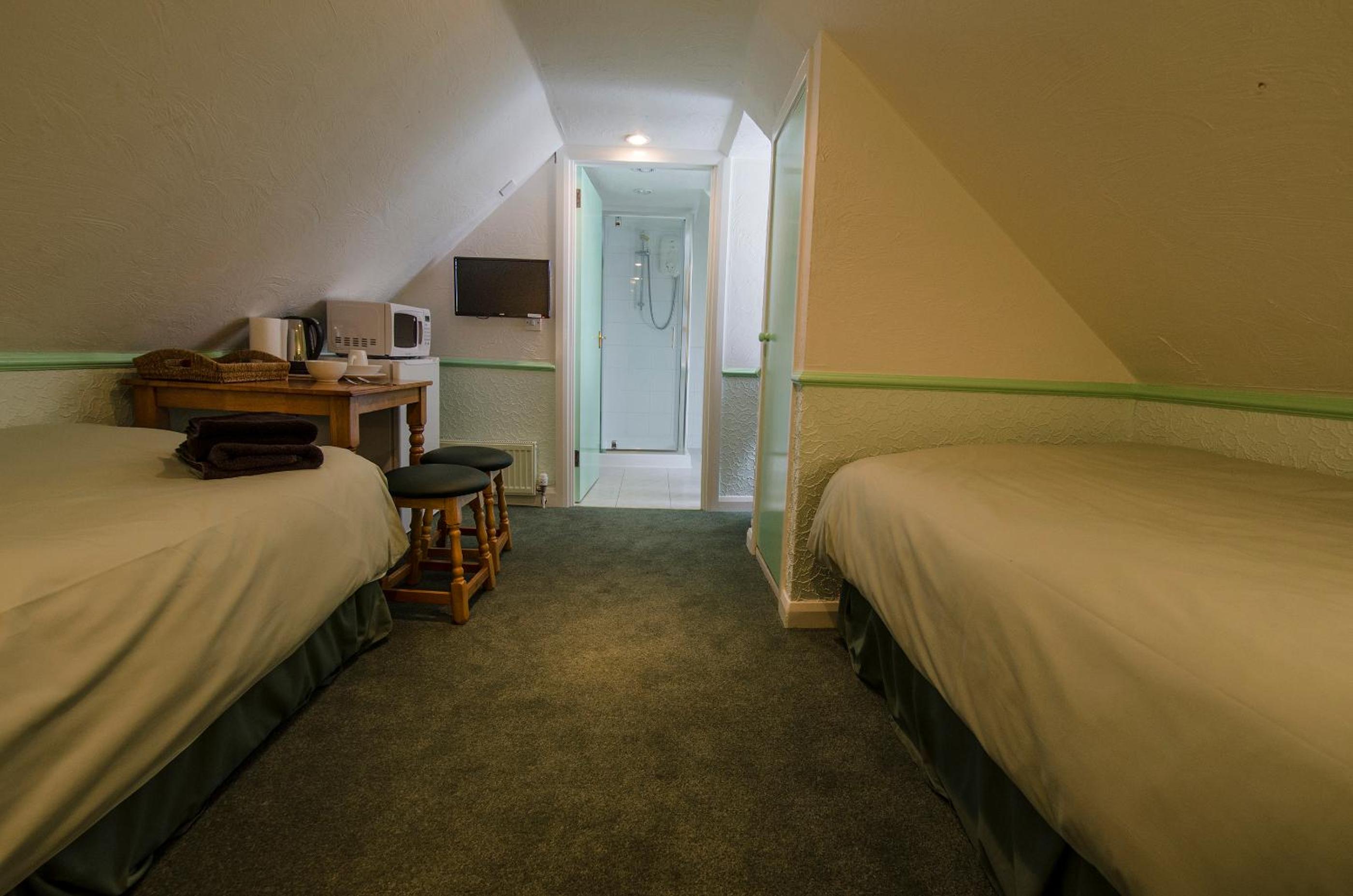 Budget Twin Room en-suite
