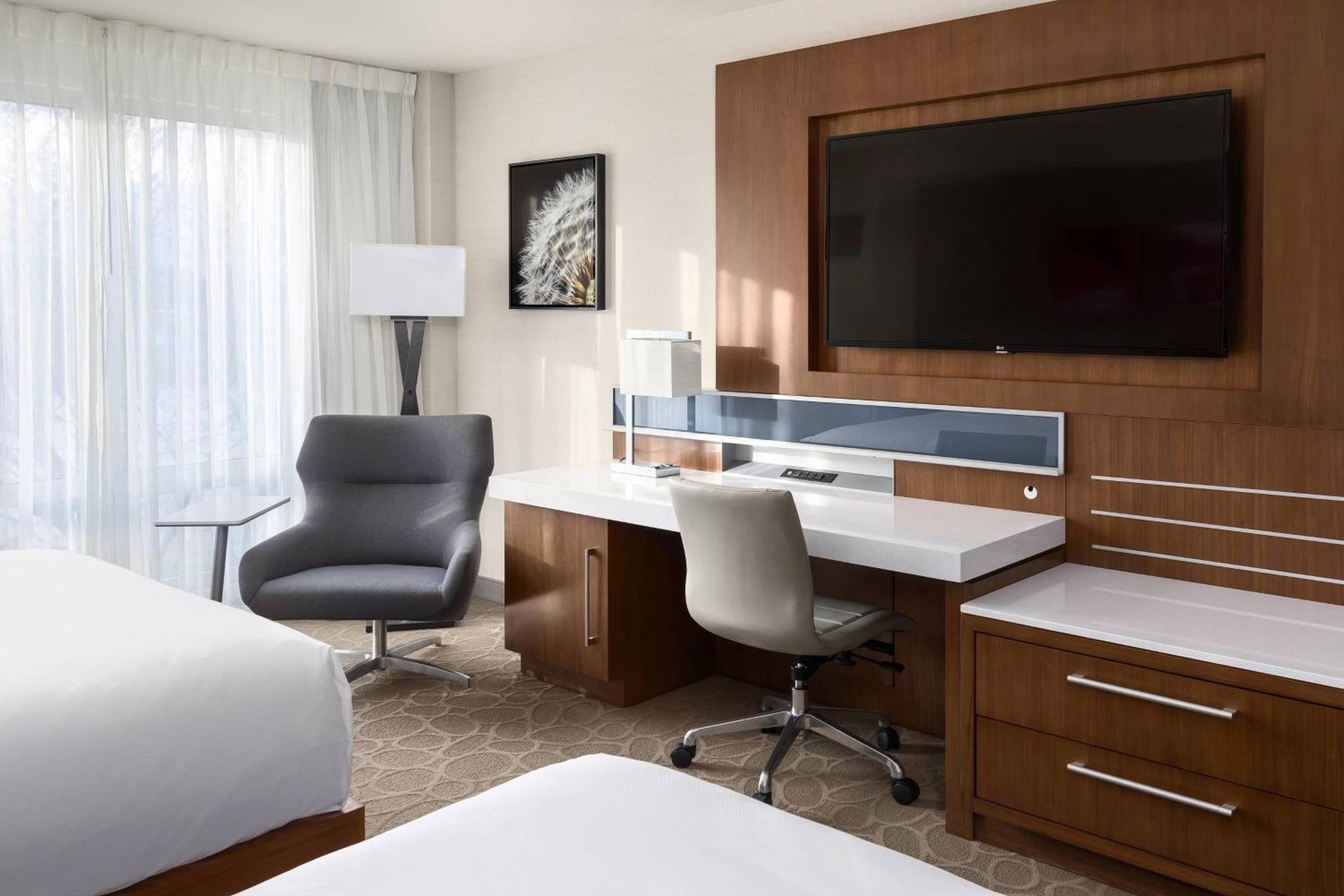 Queen Room with Two Queen Beds - Hearing Accessible - Photo 2