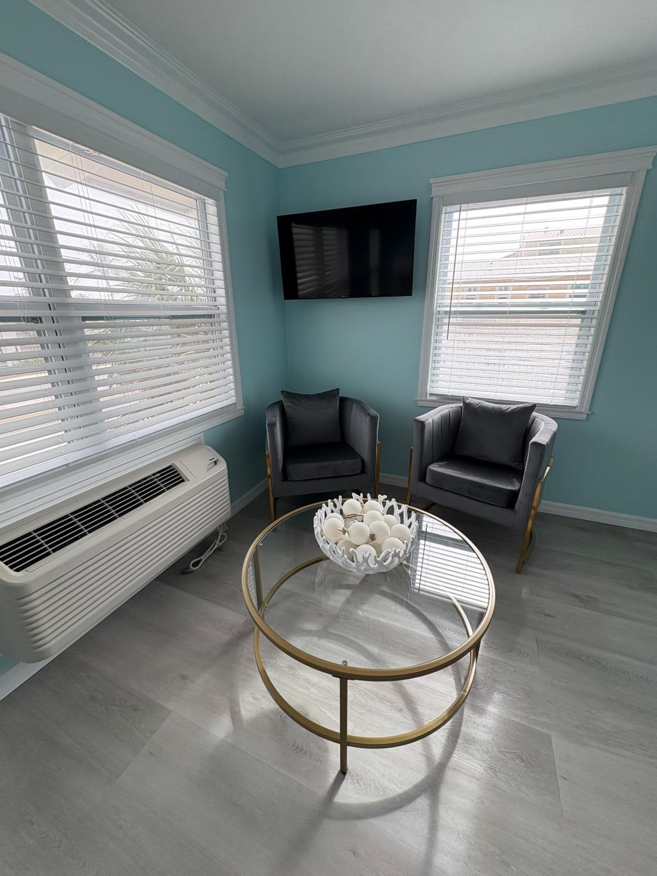 Premier King Room - Photo 6