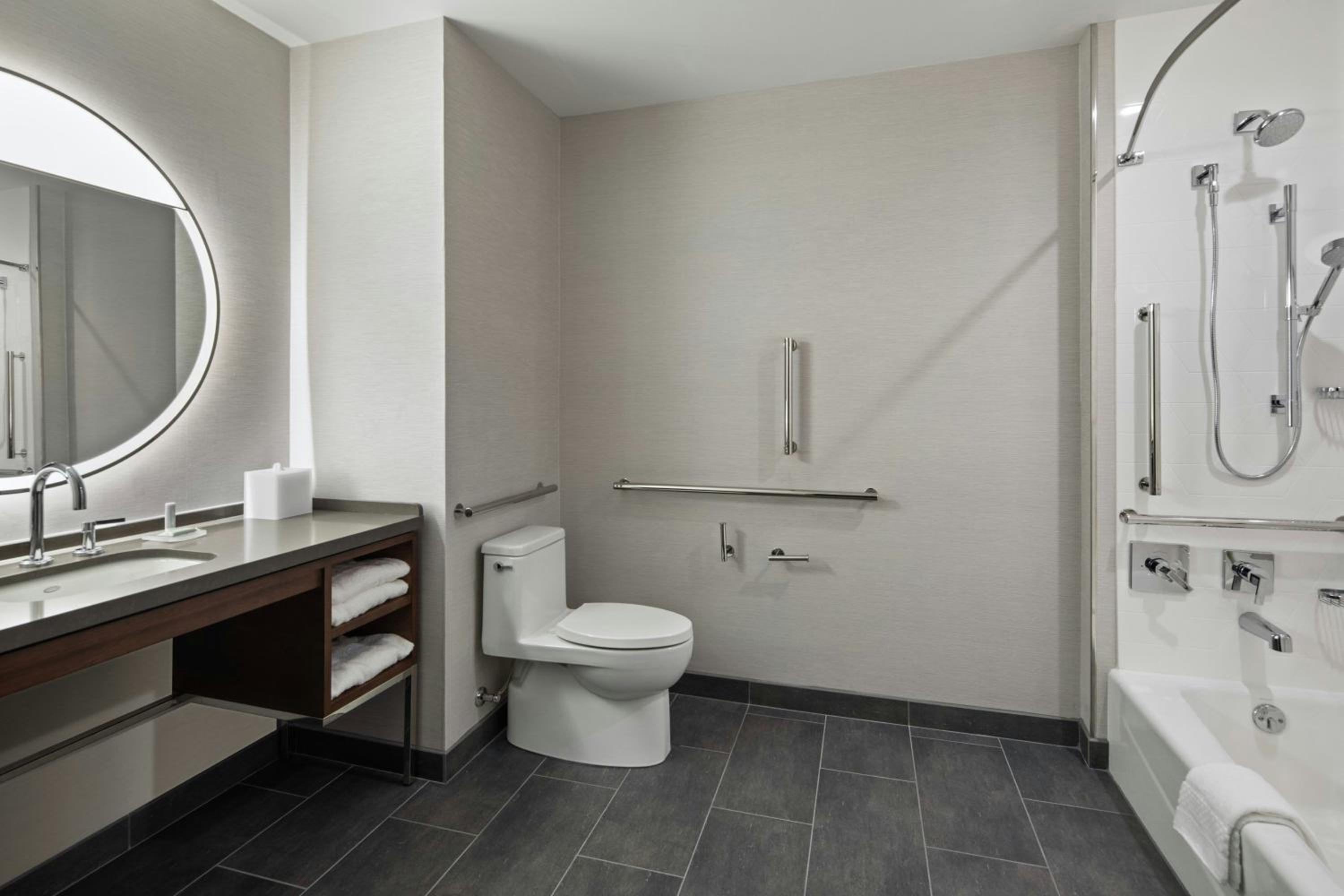 Standard, Guest room, 1 King, Sofa bed (Hearing Accessible) - Photo 8