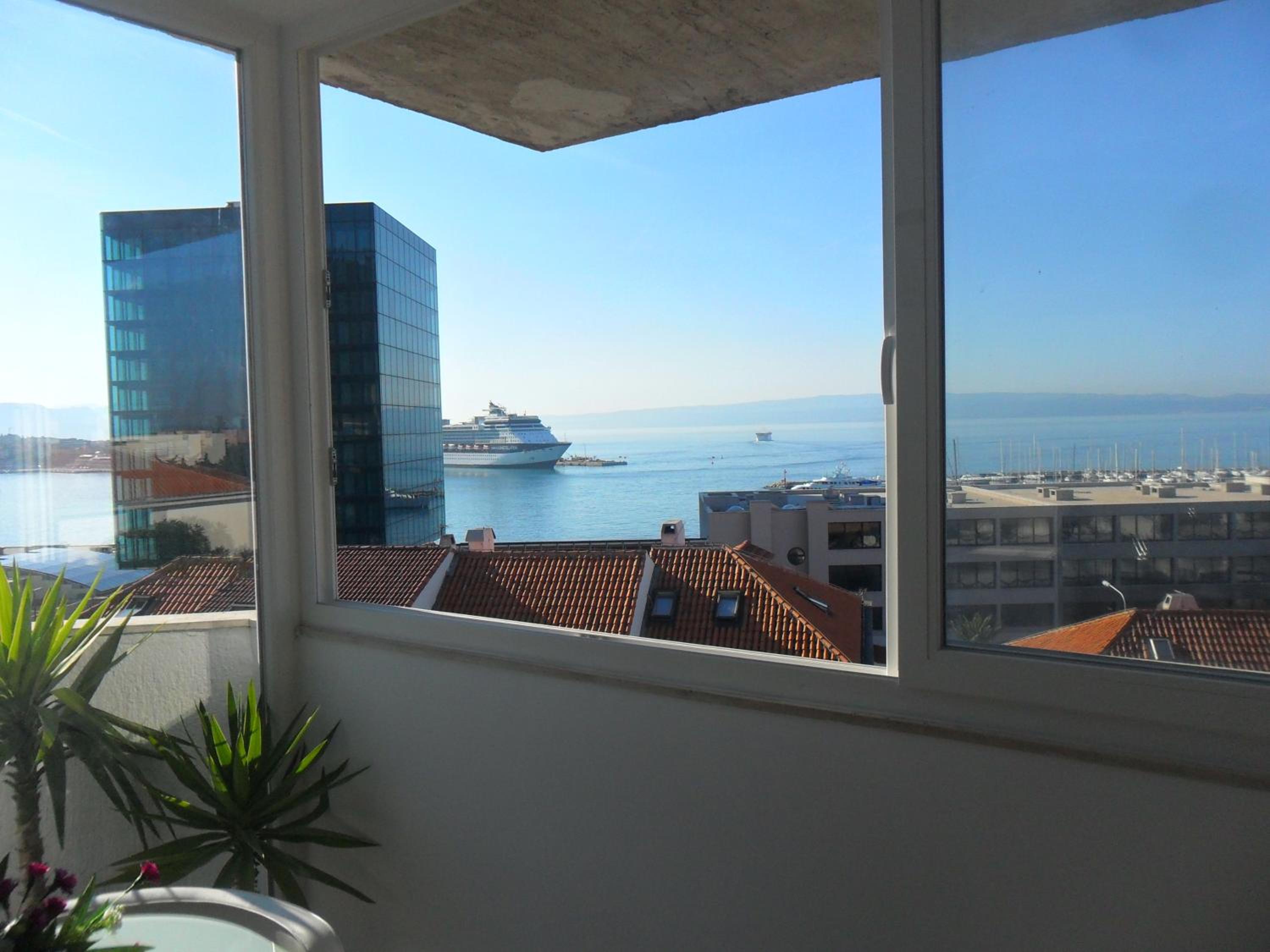 Apartment with Sea View - Photo 39