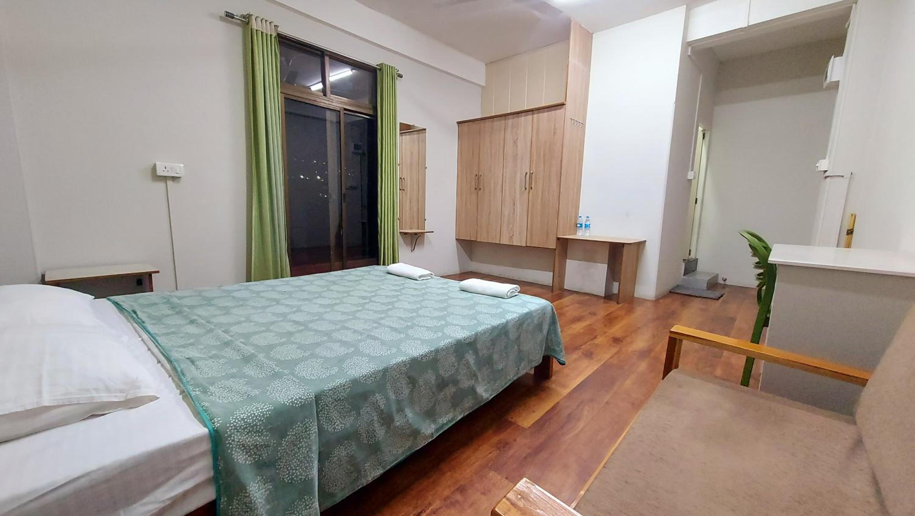 Deluxe Queen Room
