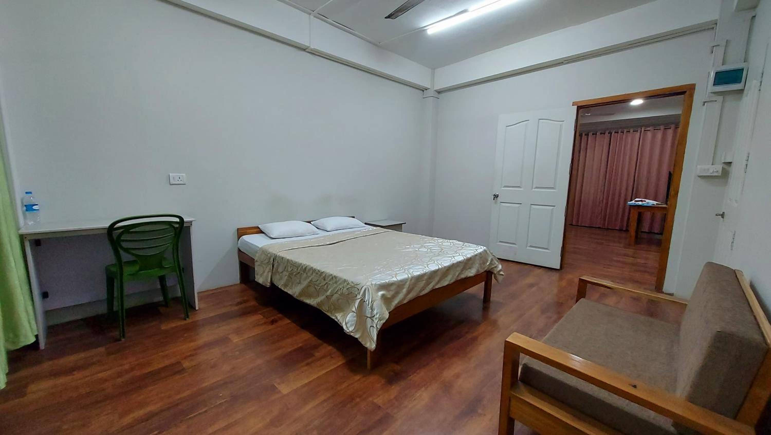 Queen Room