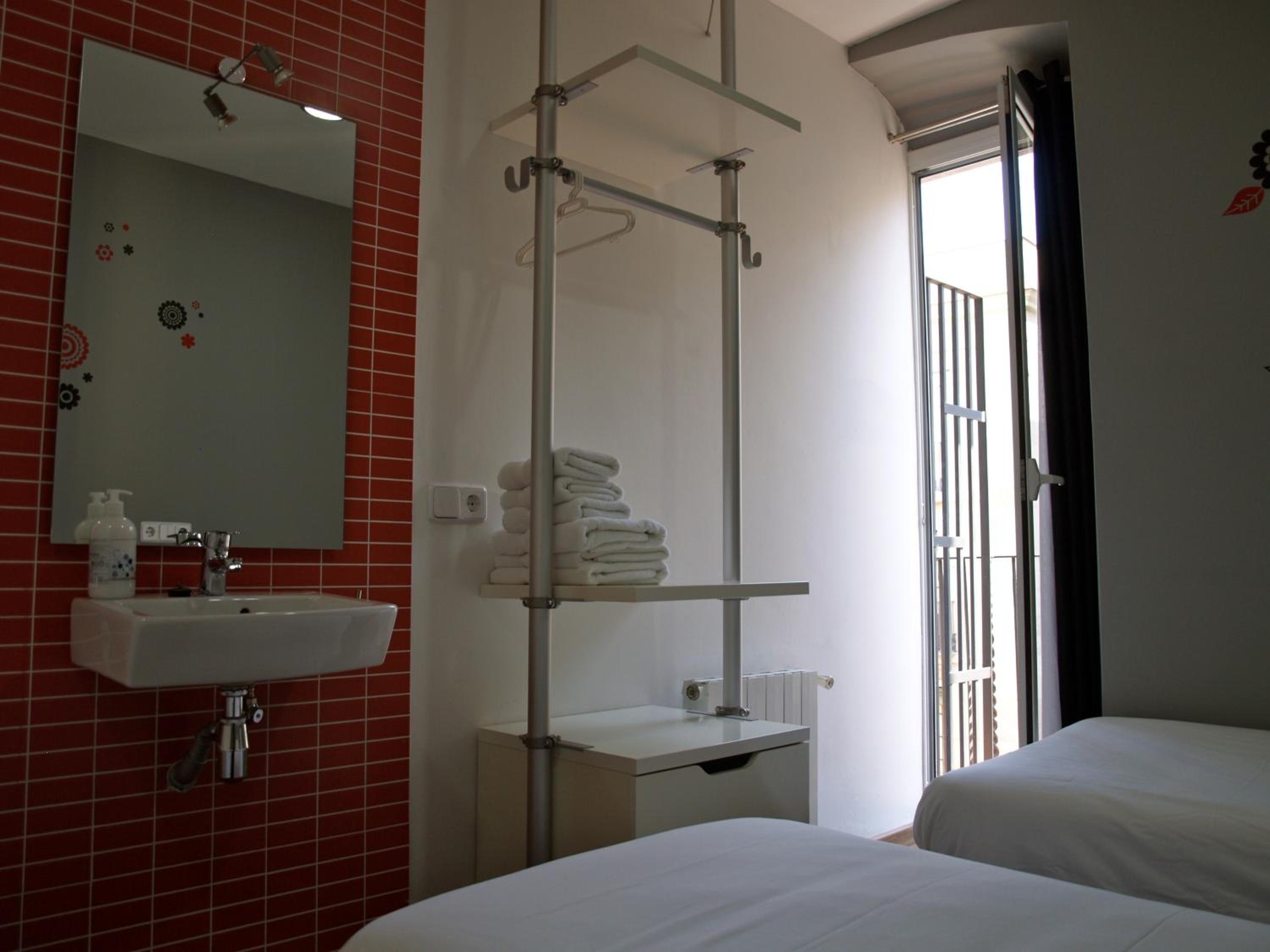Triple Room with Shared Bathroom photo 3