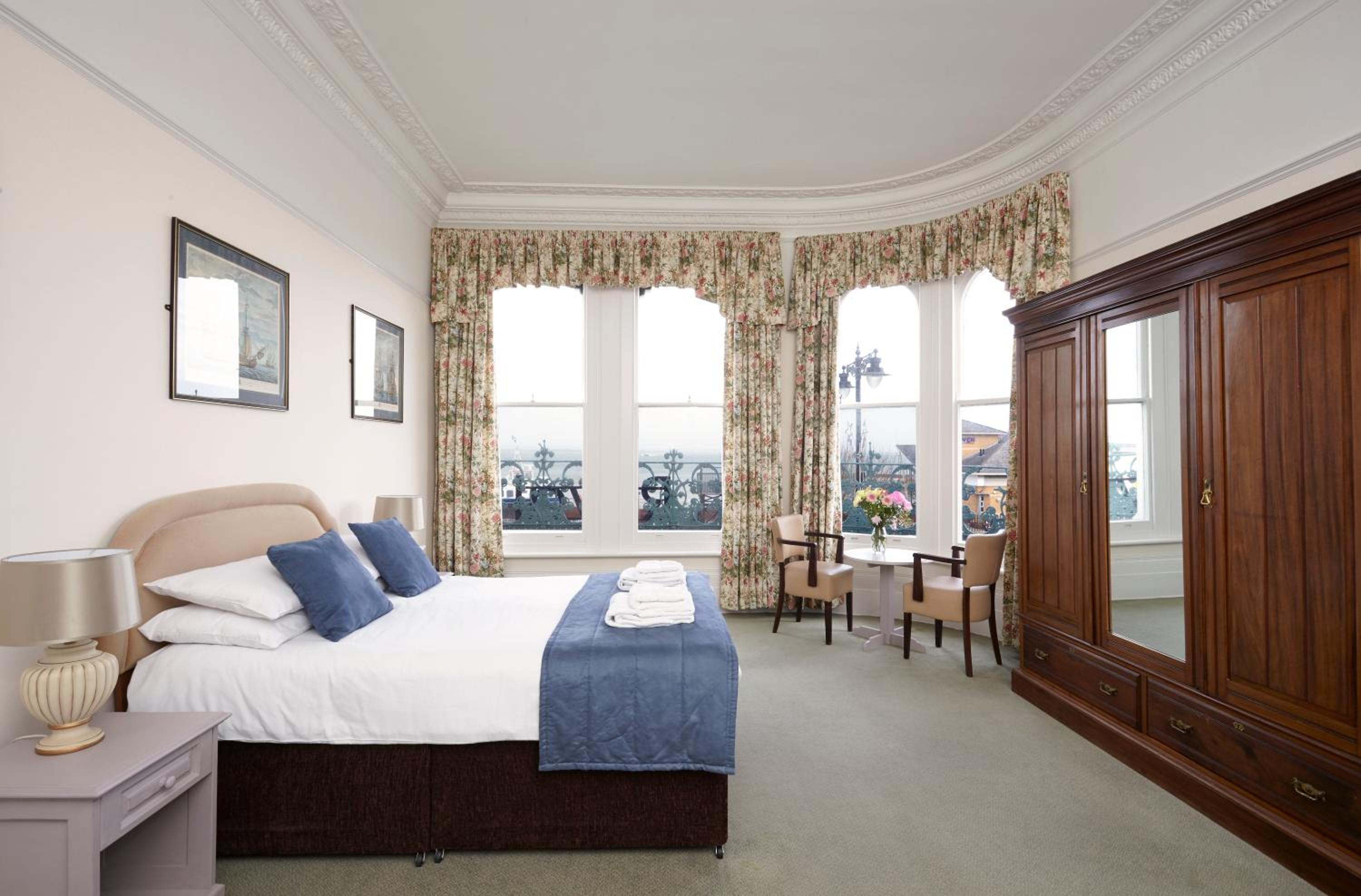 Family Room with Sea View photo 2