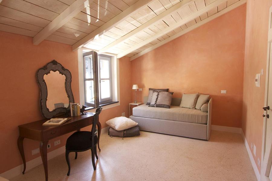 Triple Room with Private Bathroom photo 3