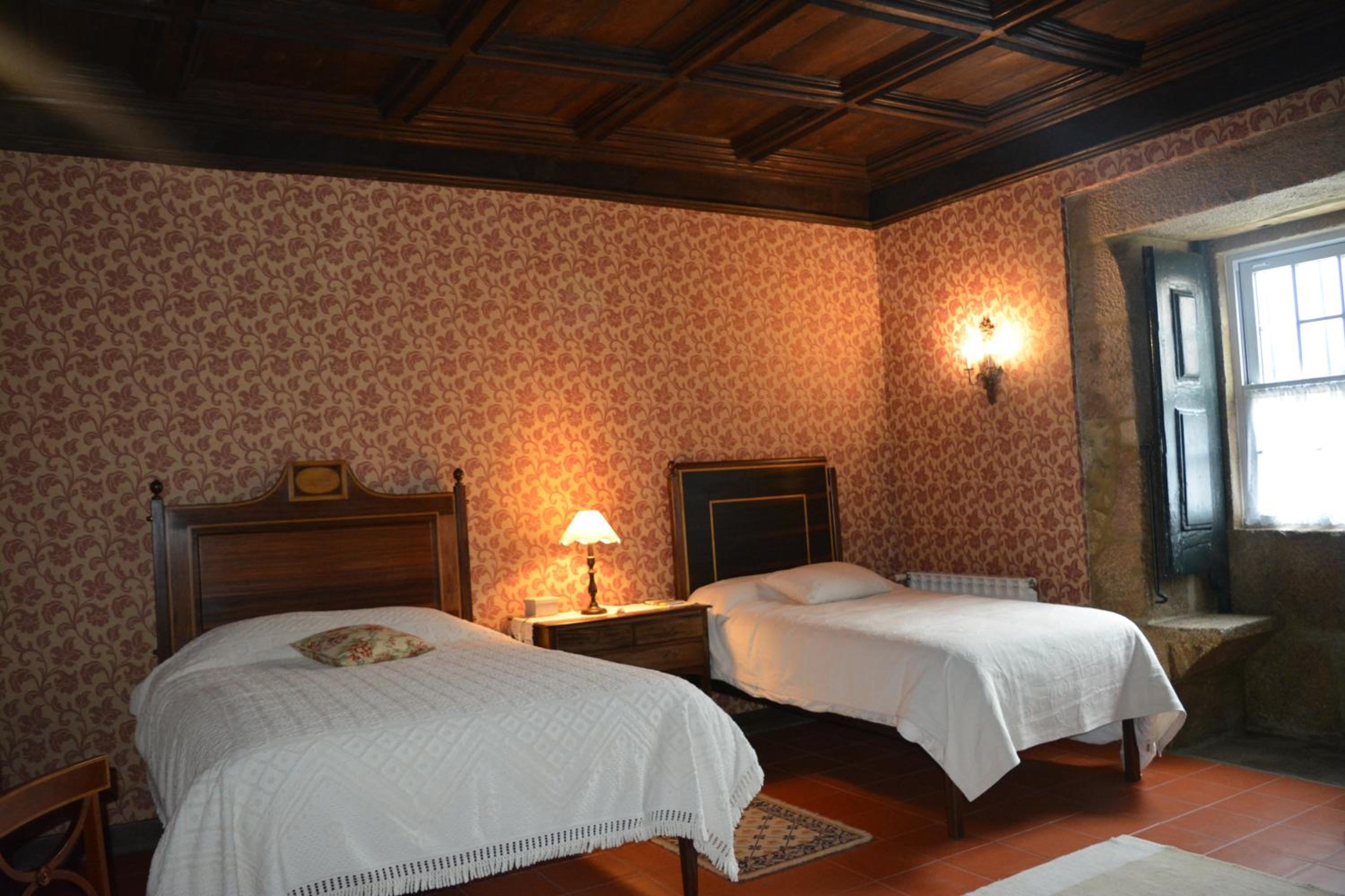 Deluxe Double Room (2 Adults + 1 Child)