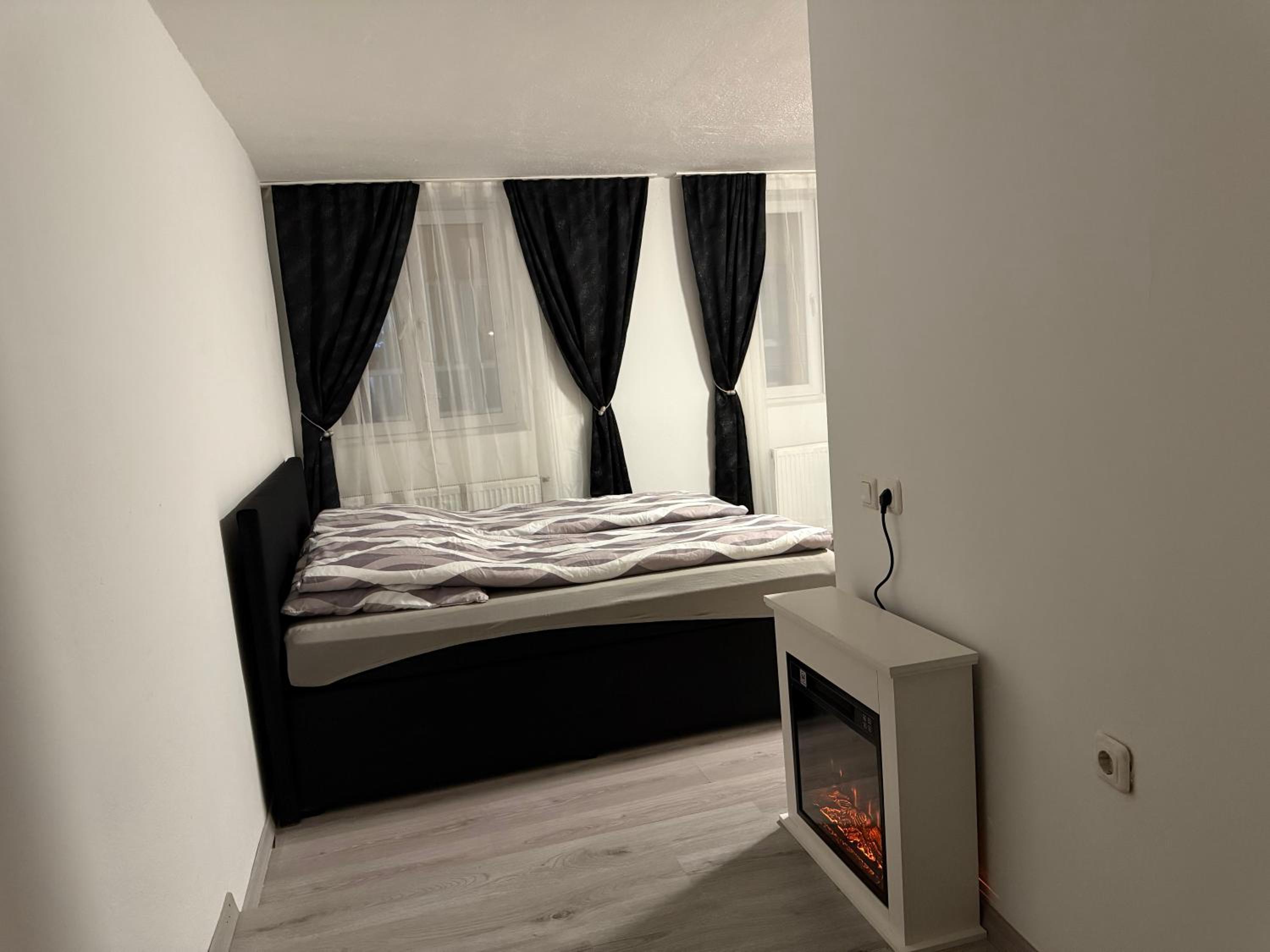 Deluxe King Studio