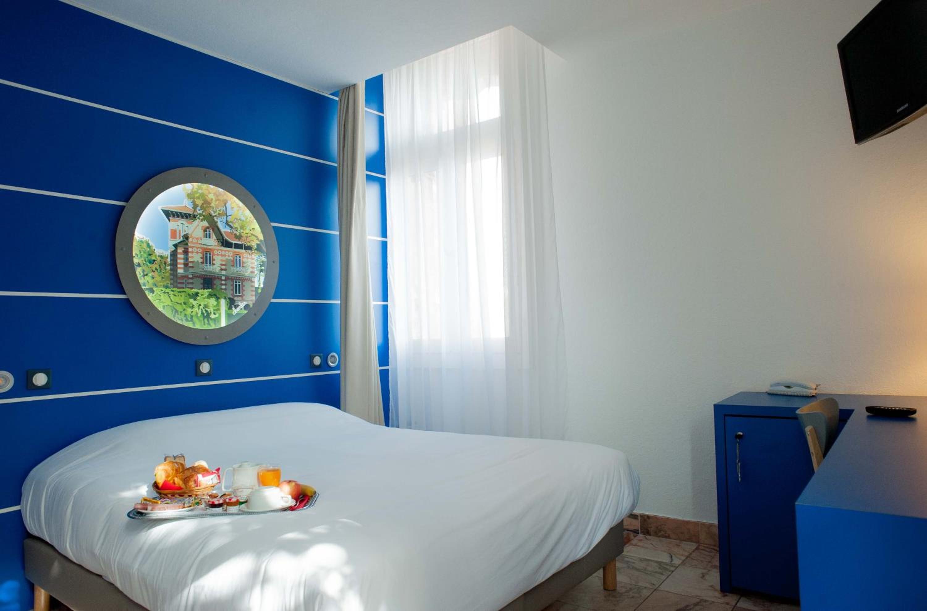 Double Room - Photo 5