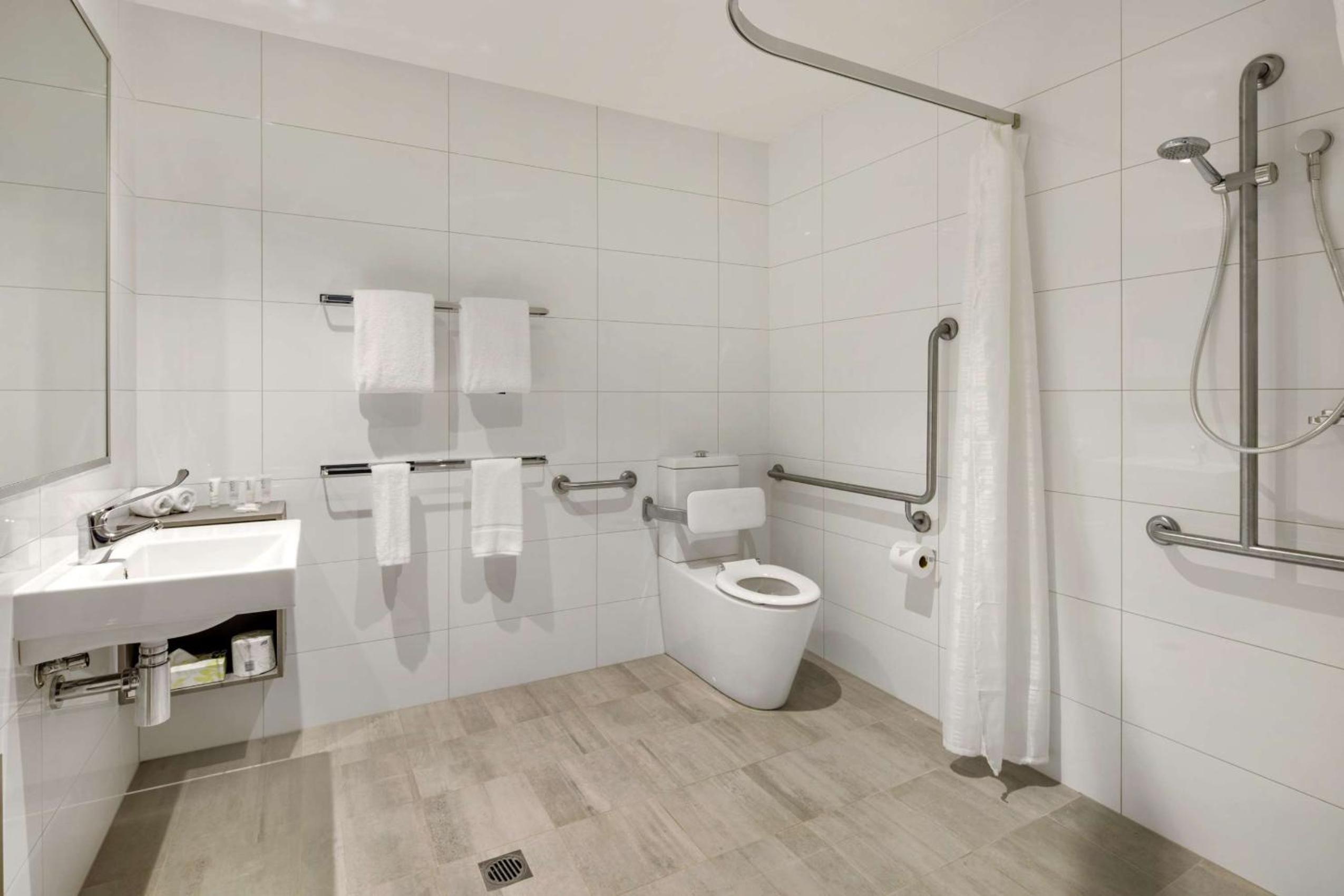 Studio Accessible Apartment thumbnail 6