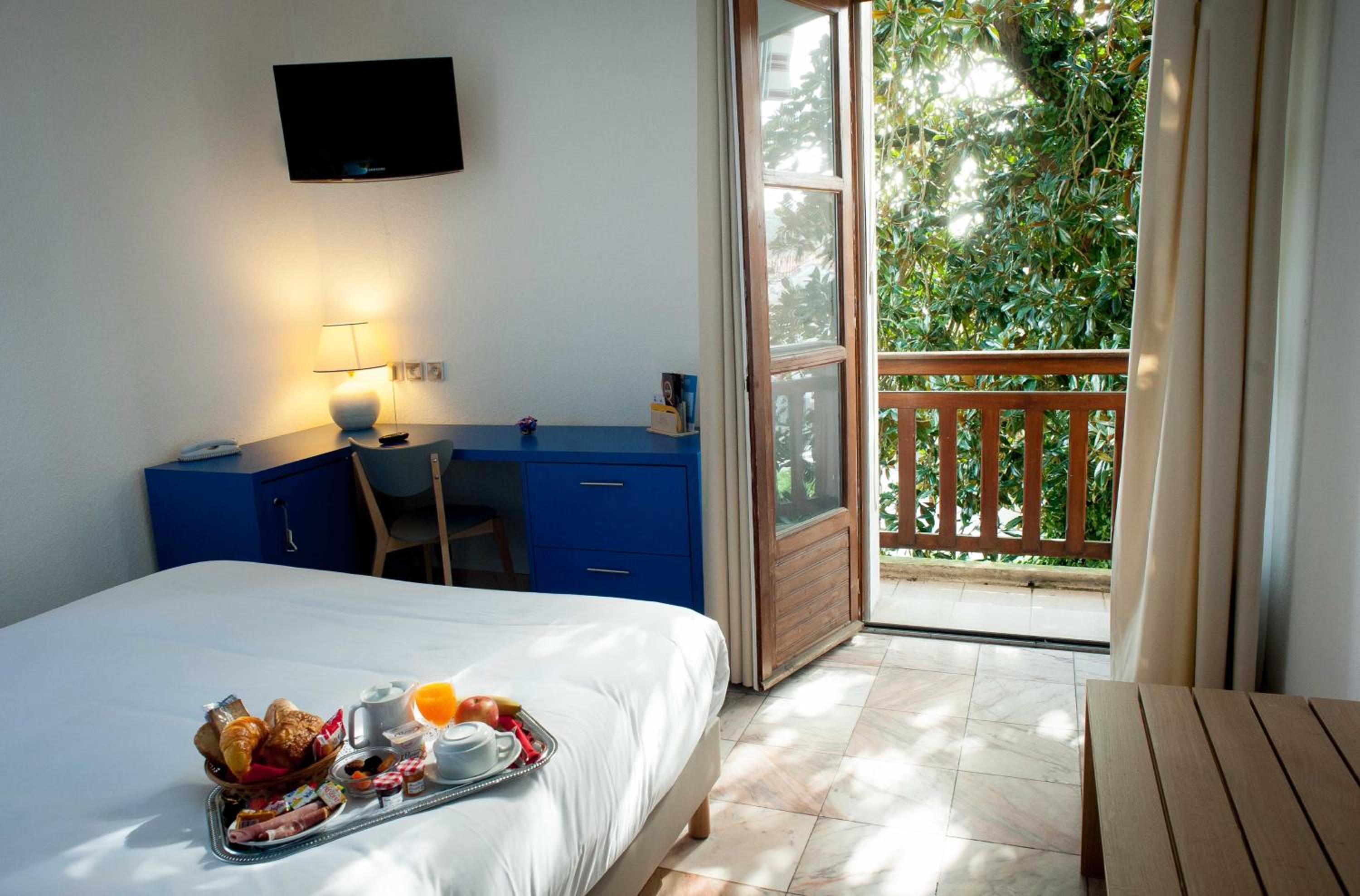 Double Room - Photo 13