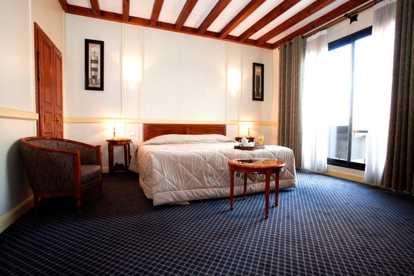 Double Room with Small Lounge and Terrace photo 2