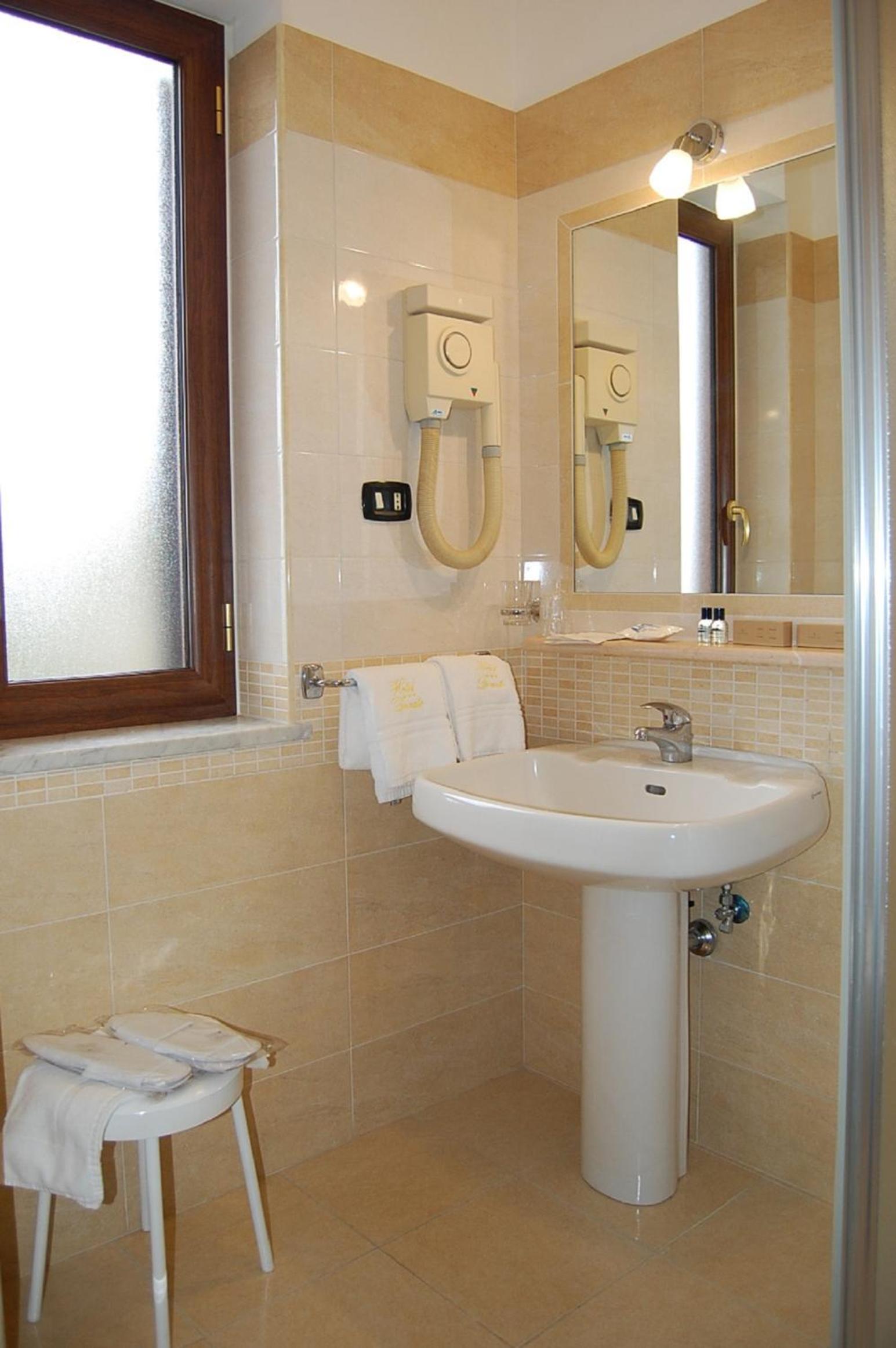 Double Room with Balcony photo 2