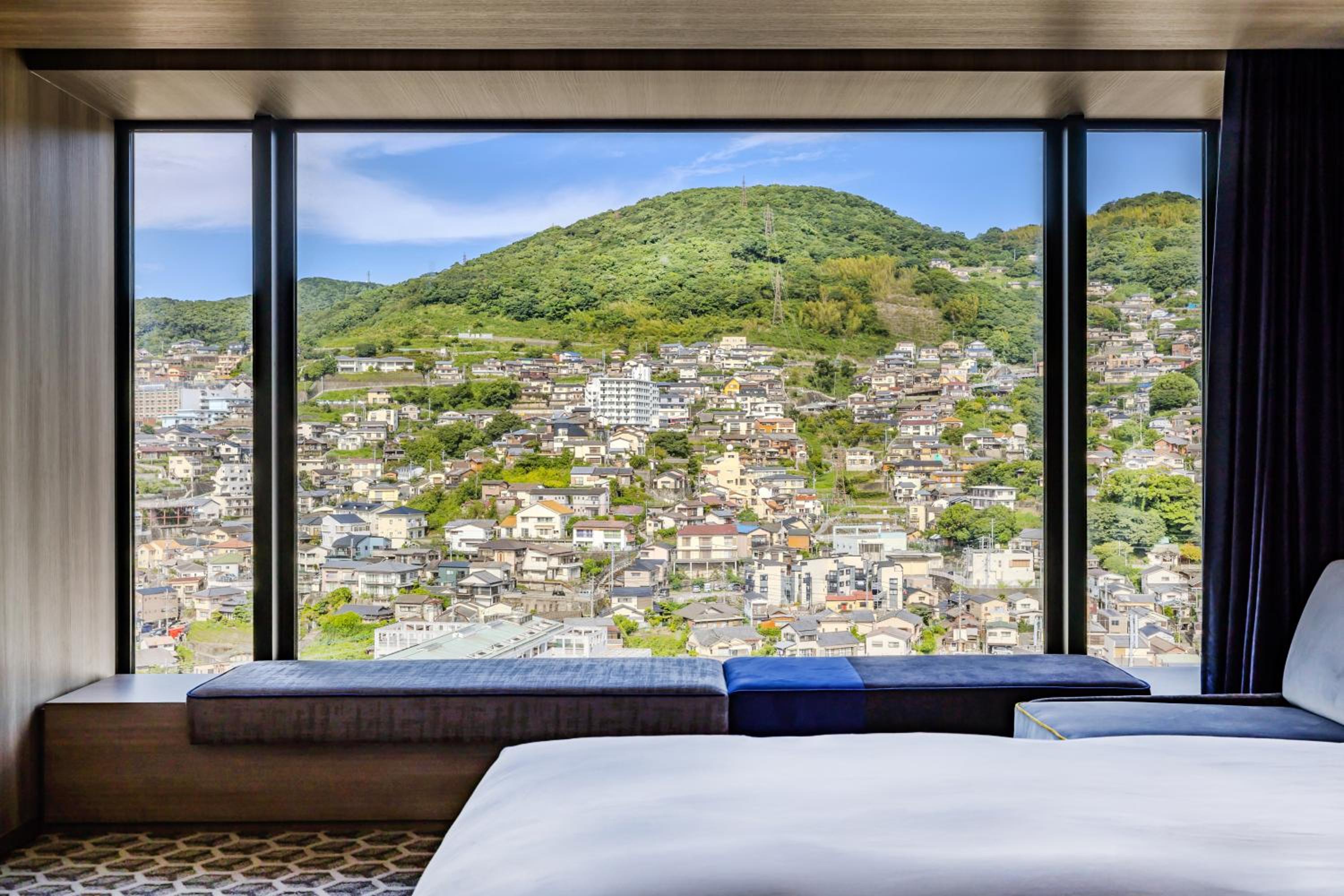 Standard Twin Room with City View  - Photo 2