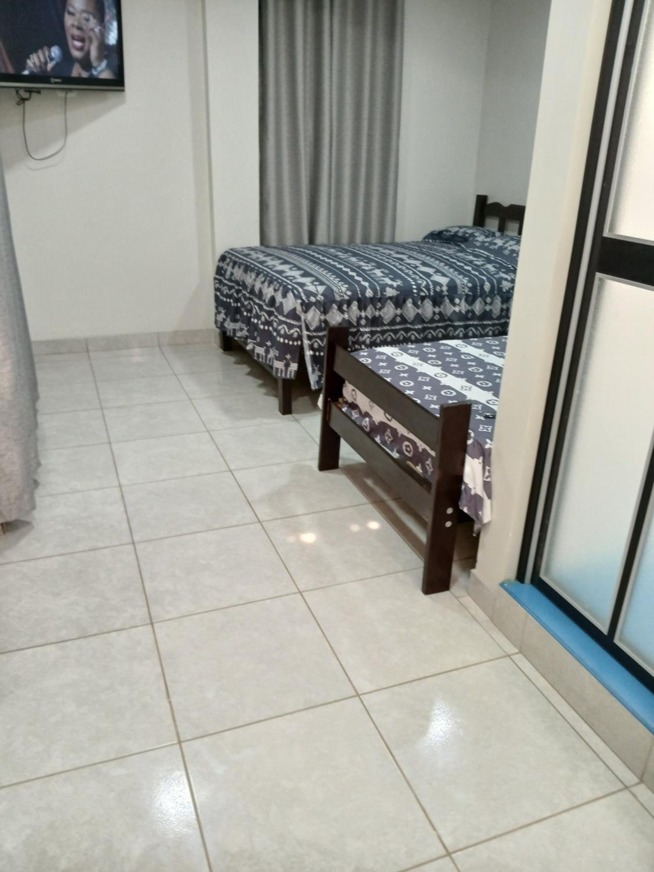 Twin Room with Bathroom photo 3