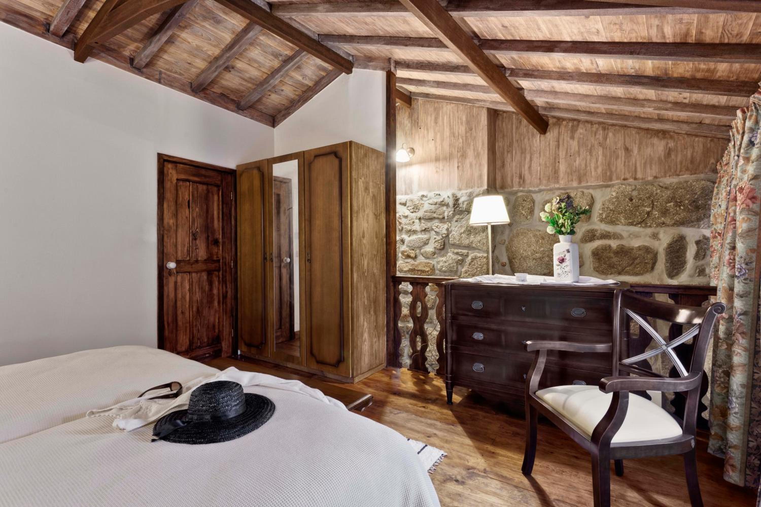 One-Bedroom Suite - Photo 3