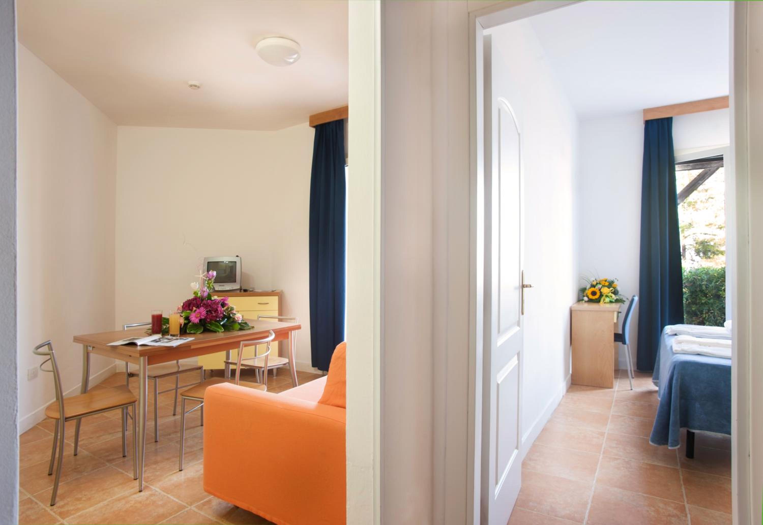 One-Bedroom Apartment (4 Adults) - Photo 1