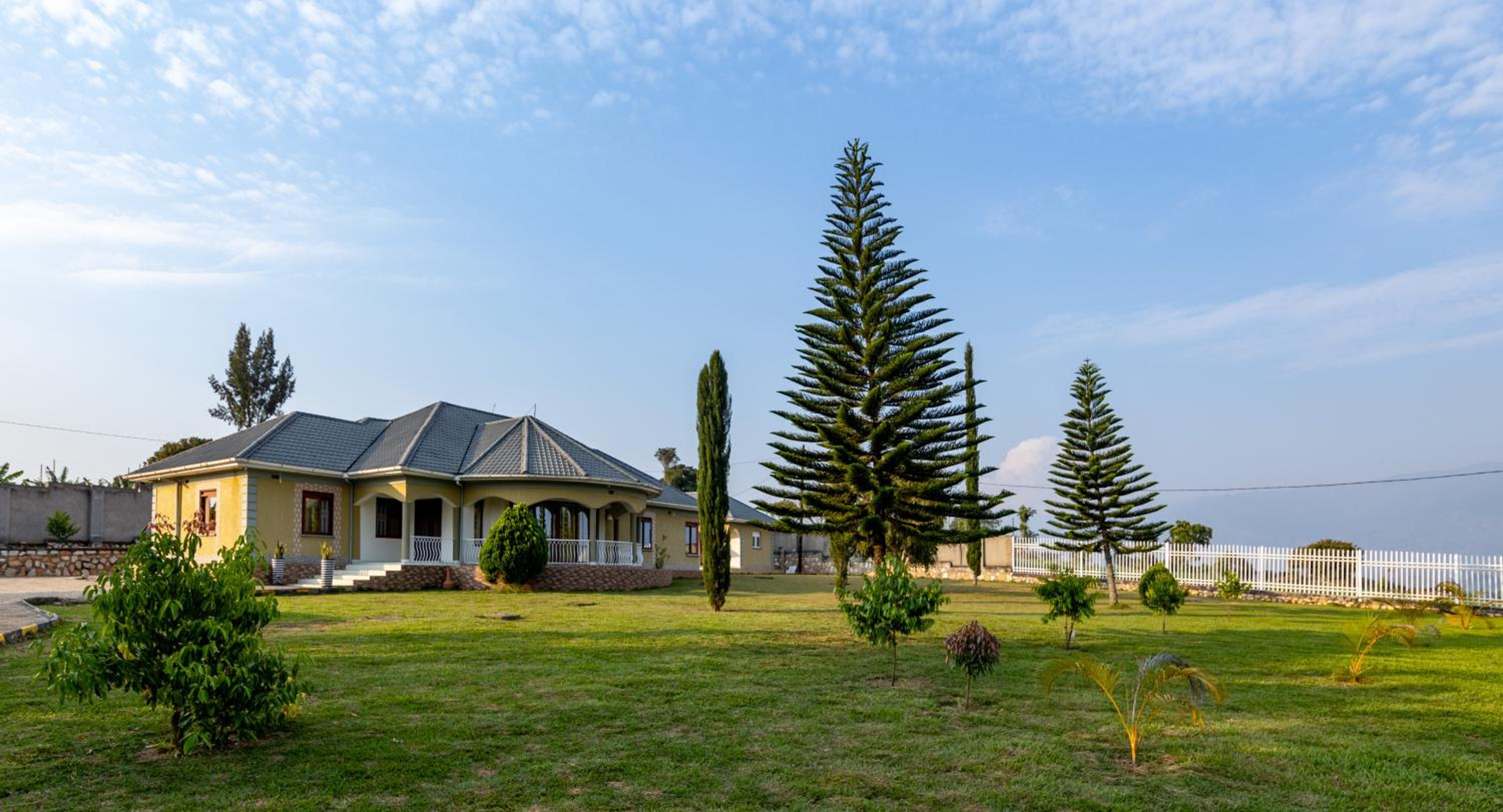 Villa with Garden View
