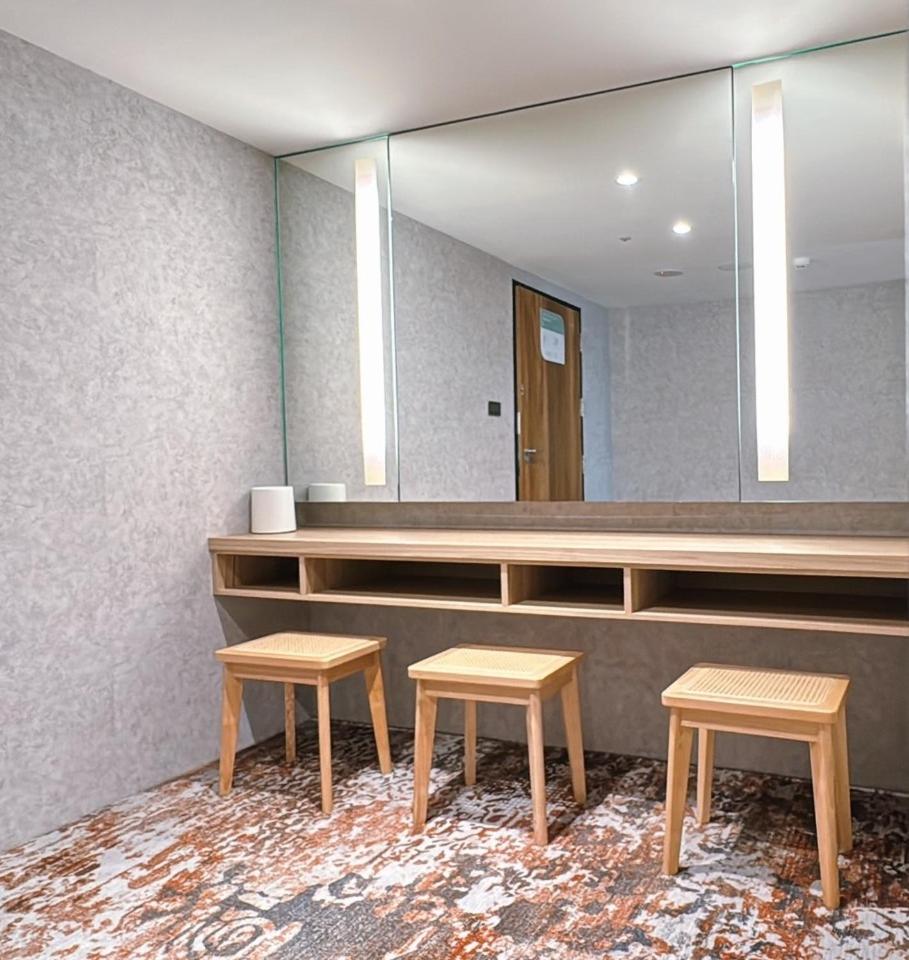 Female Dormitory Room (4 bed) with shared bathroom photo 3