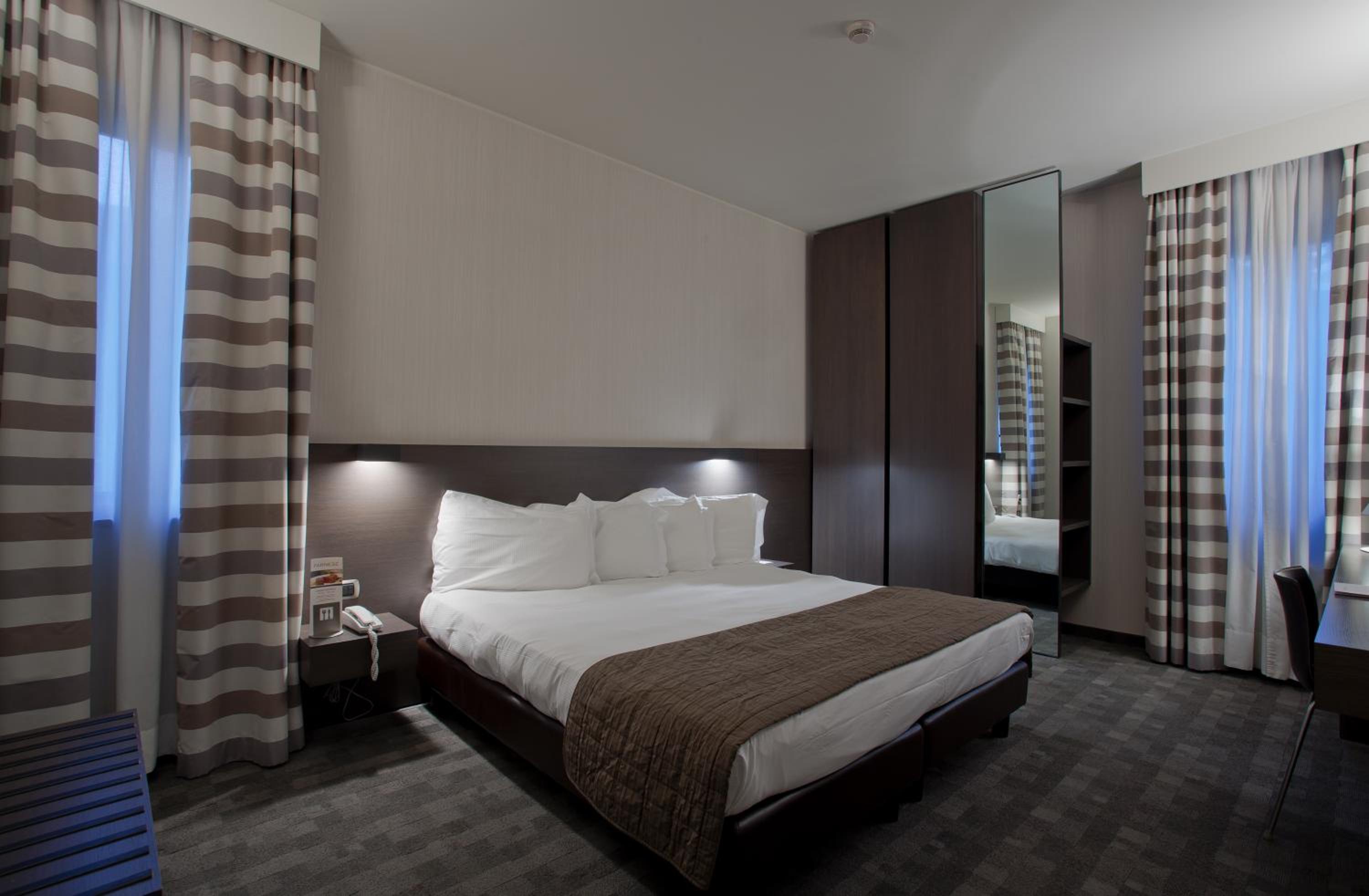 King Double or Twin Room - Photo 1