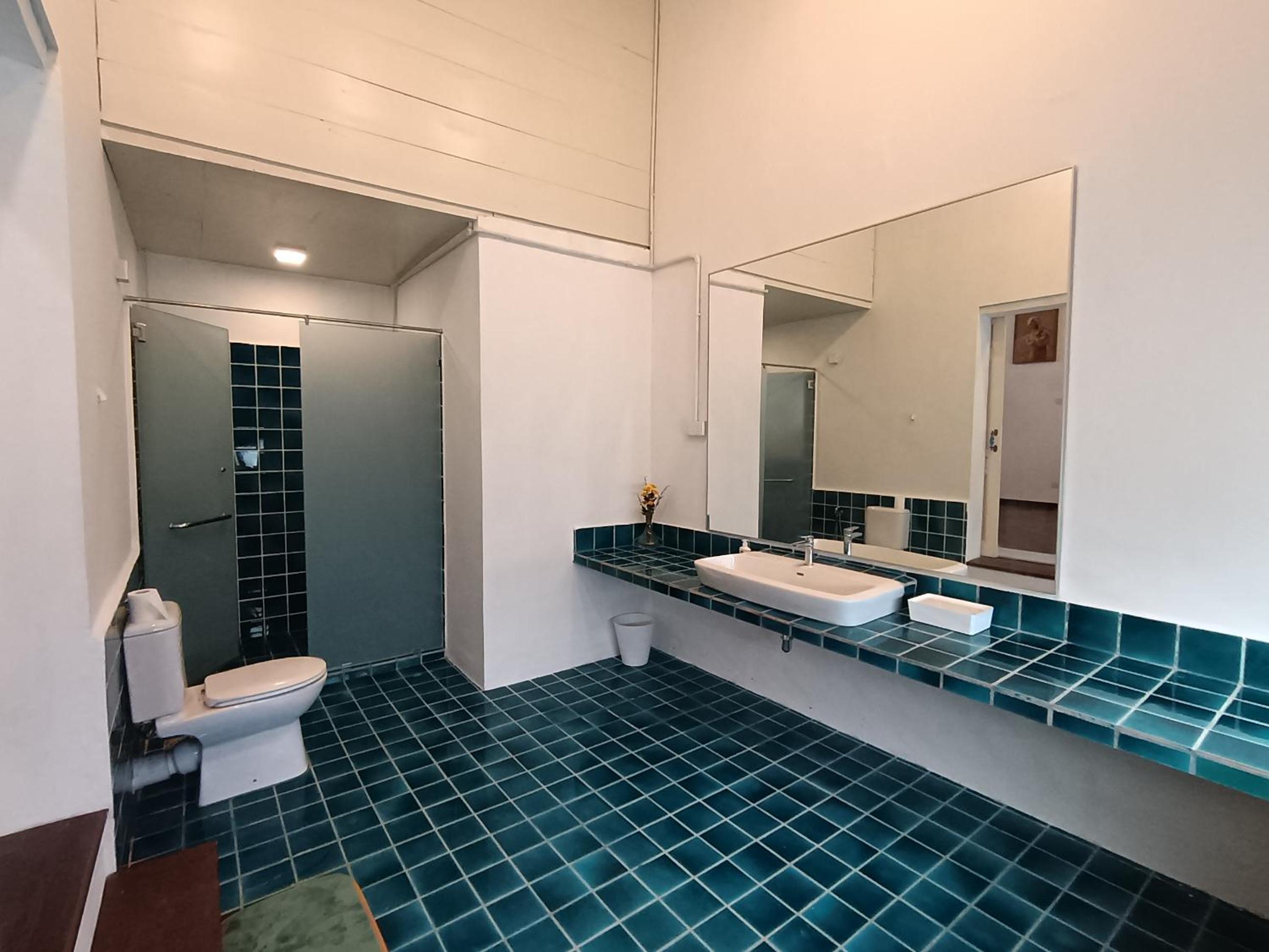 Deluxe King Room - Photo 22