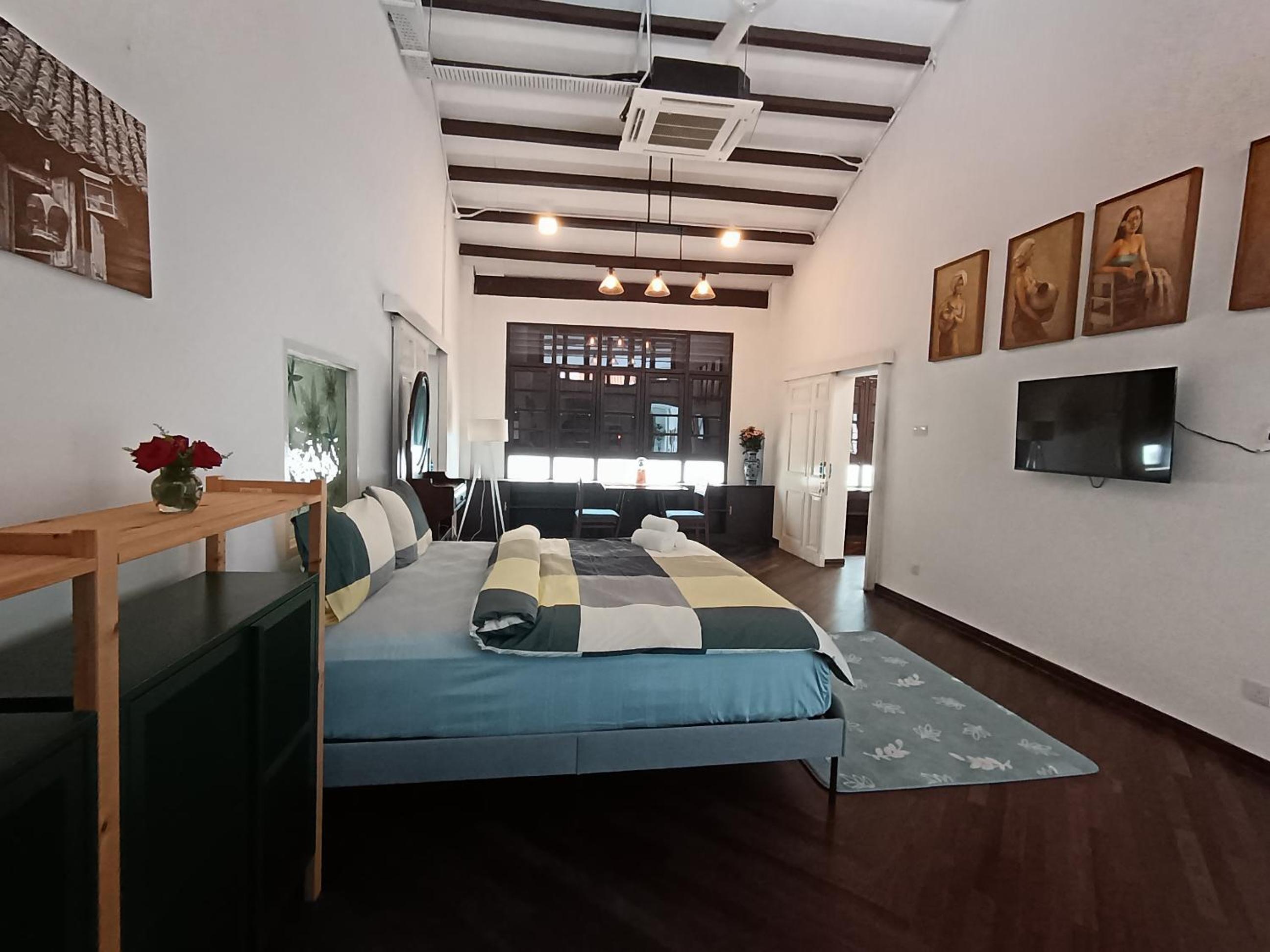 Deluxe King Room - Photo 21