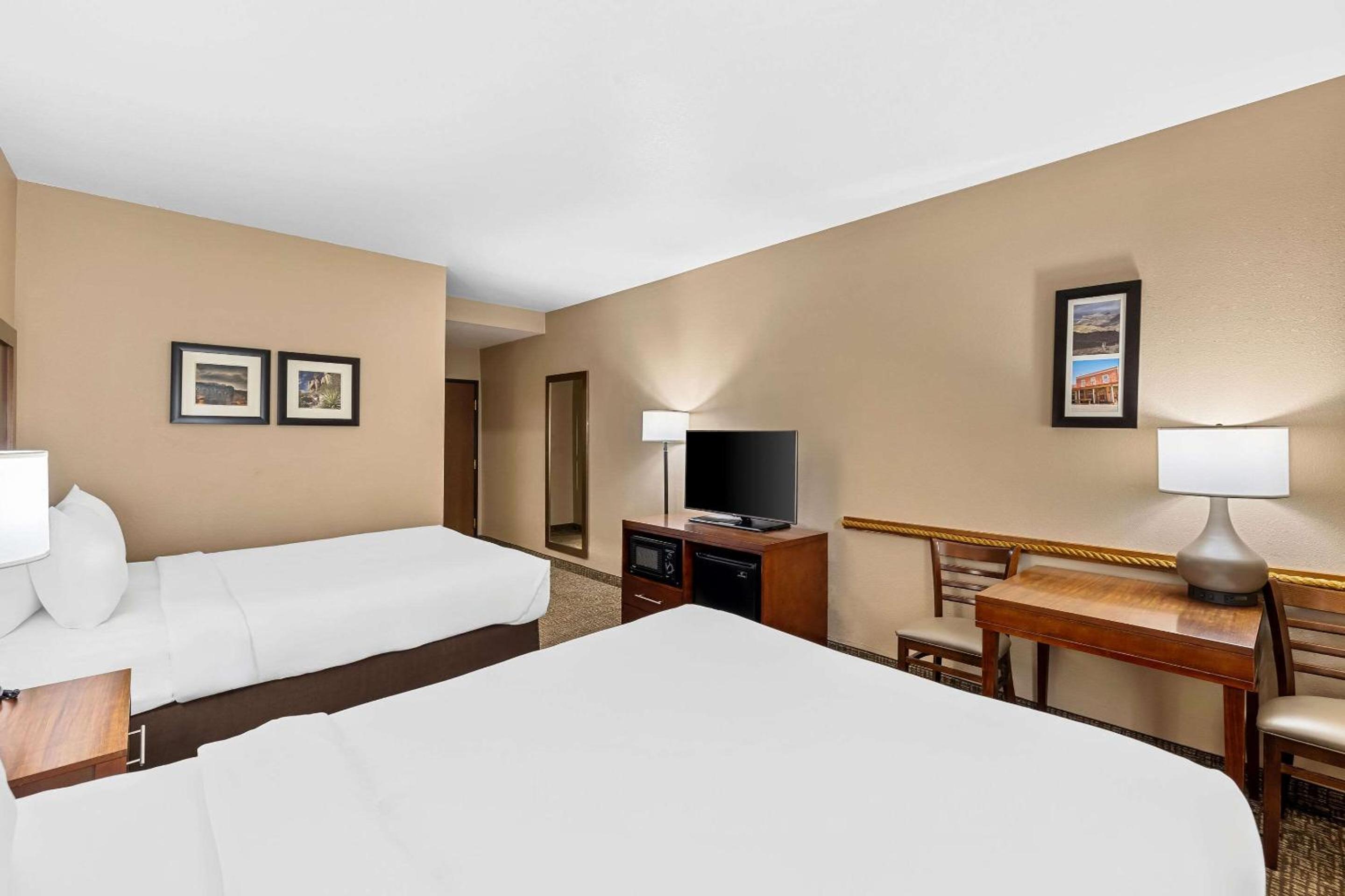 Queen Room with Two Queen Beds - Accessible/Non-Smoking