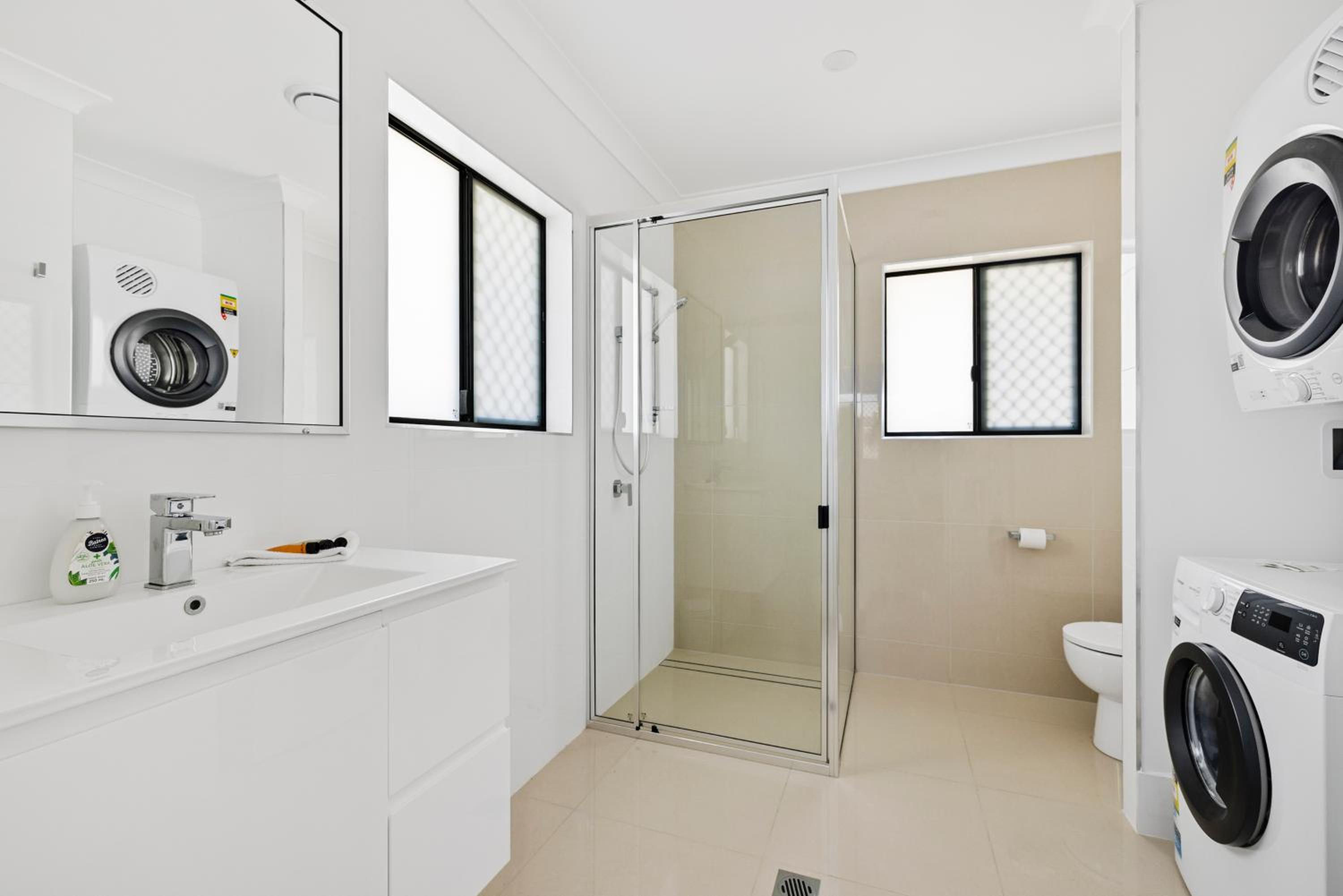 One Bedroom Trip Apartment – No Pets photo 3