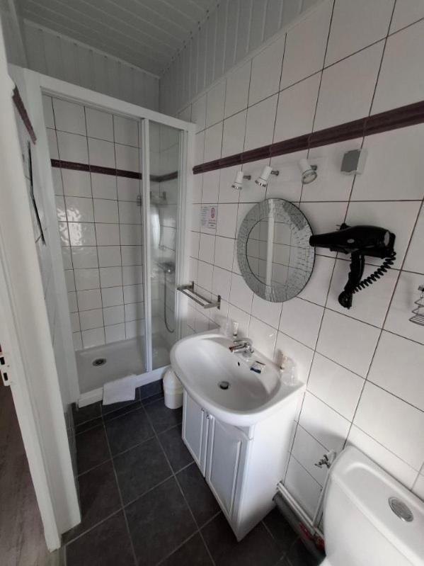 Classic Triple Room - Photo 7