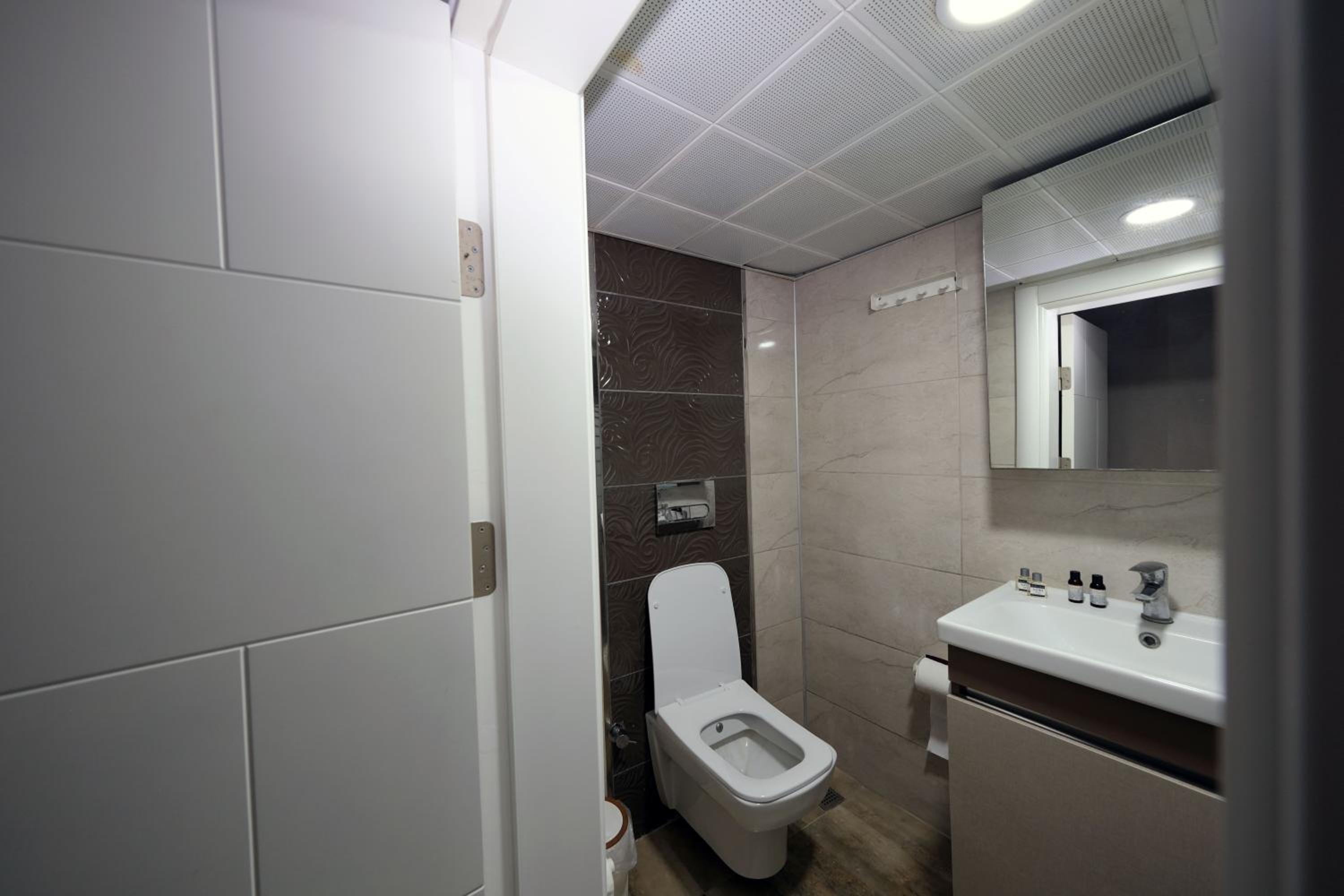 Budget Double Room  - Basement